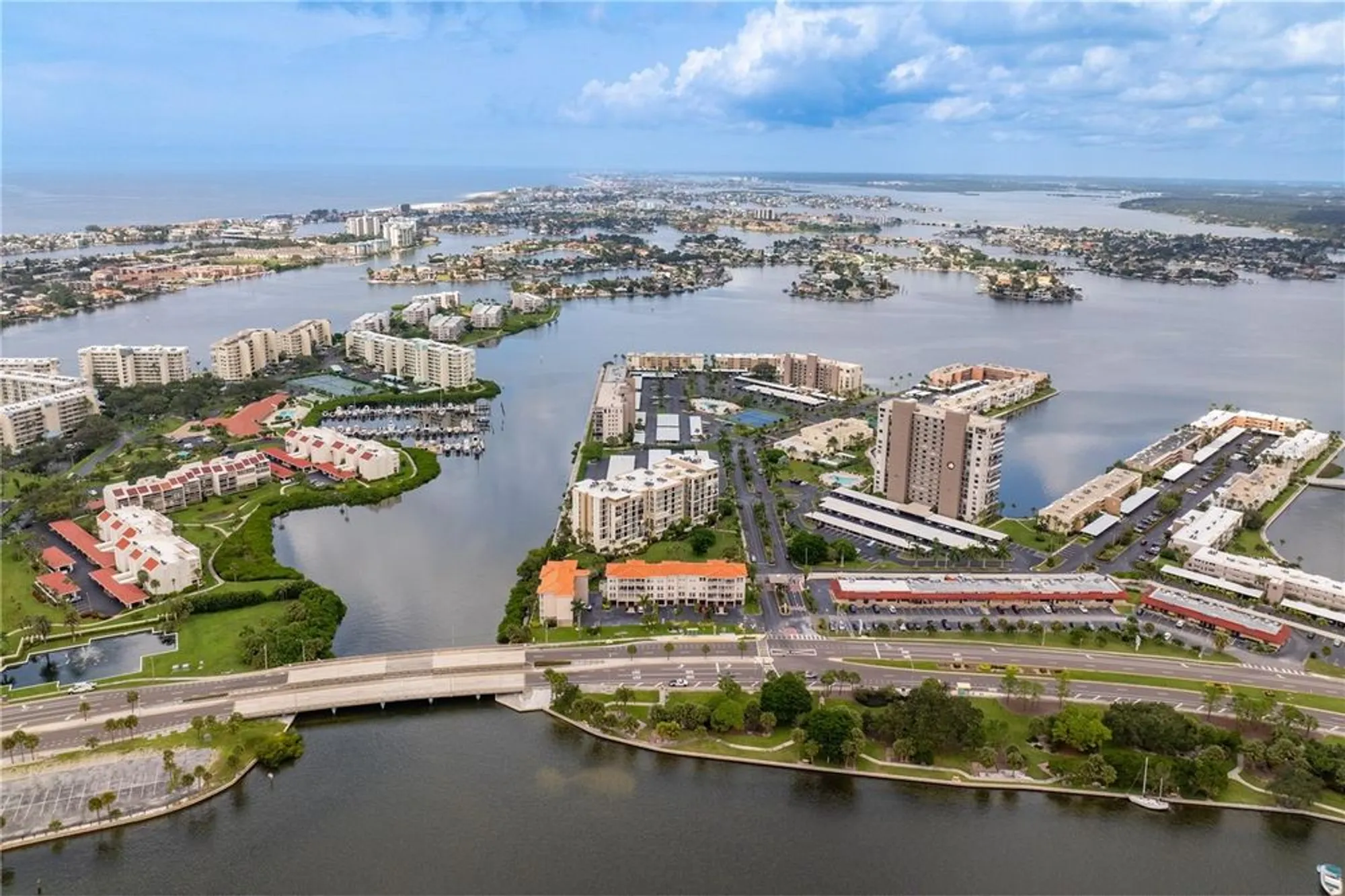 Property Slideshow image 12 of 73 | 7400 sun island dr 407, South Pasadena, FL, 33707