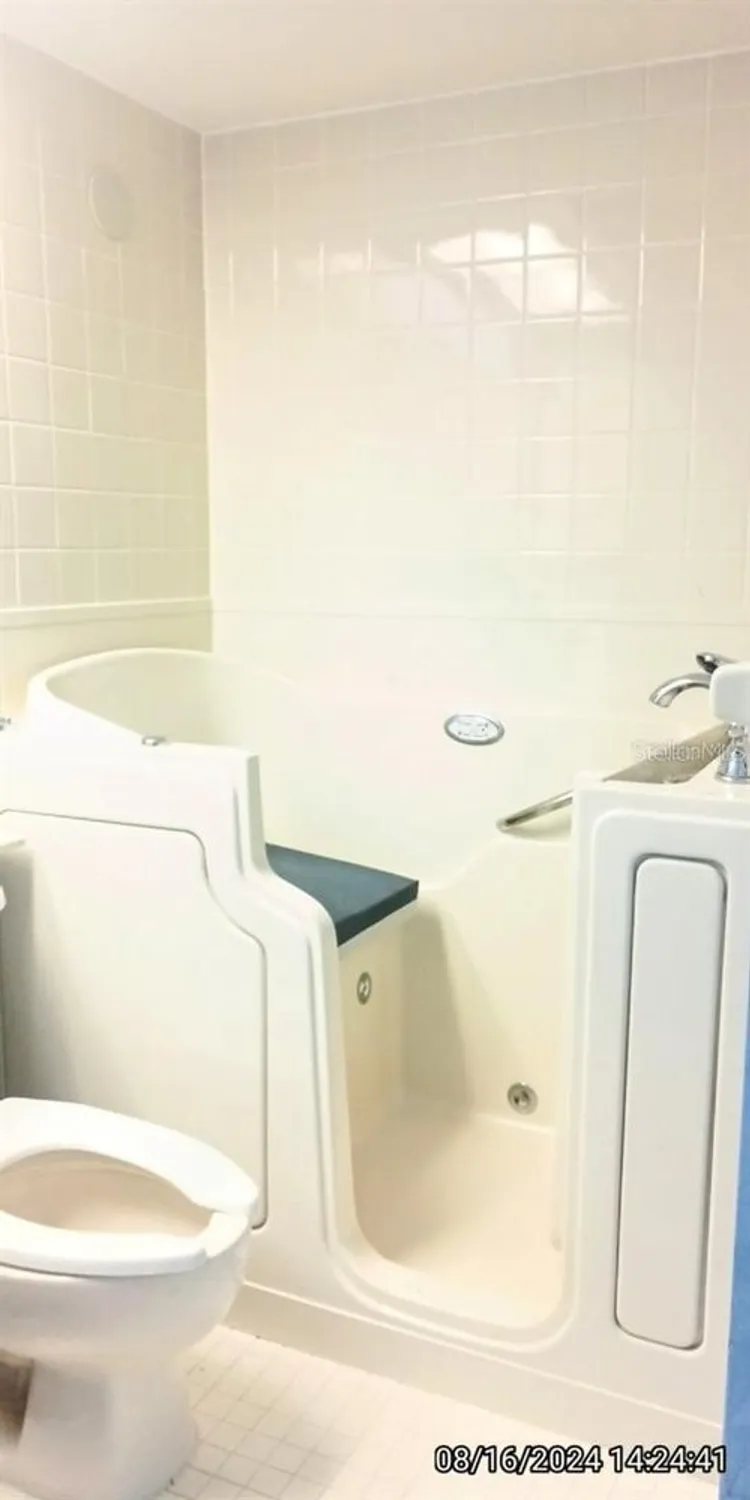 Property Slideshow image 6 of 13 | 11543 orleans ln # 11543, Port Richey, FL, 34668