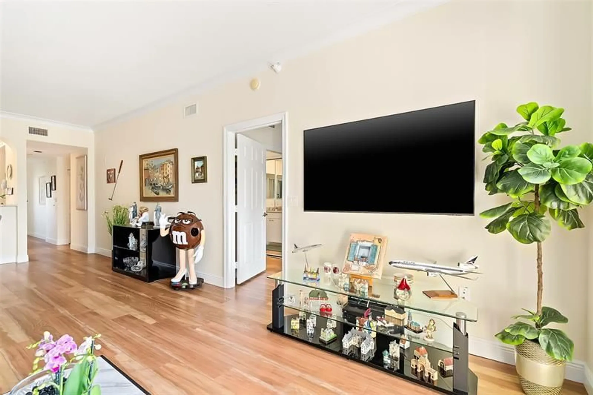 Property Slideshow image 6 of 37 | 7635 southampton ter 402, Tamarac, FL, 33321