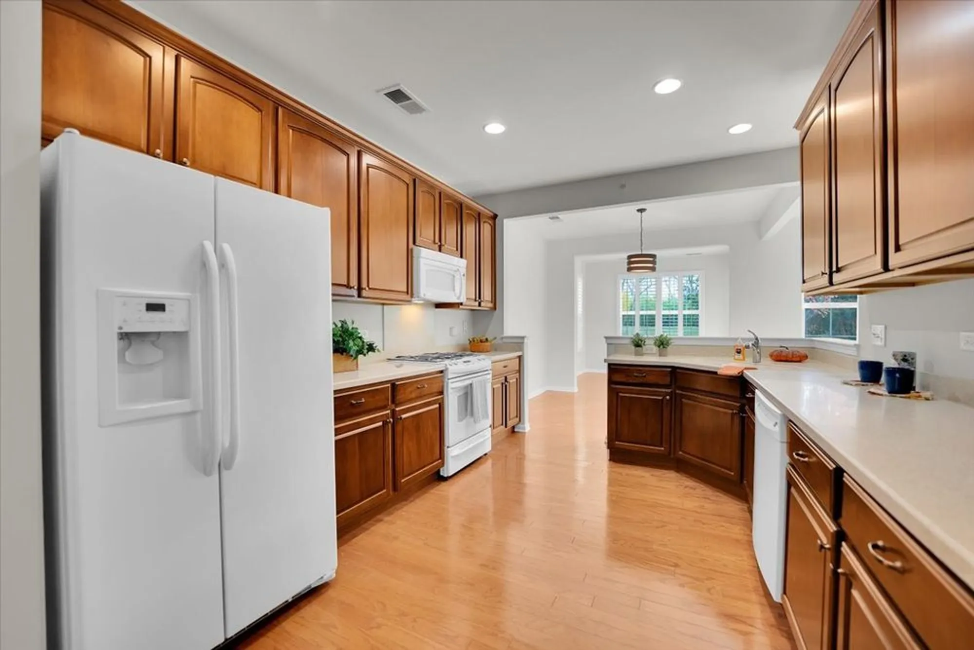 Property Slideshow image 10 of 32 | 14525 tawny ln, Huntley, IL, 60142