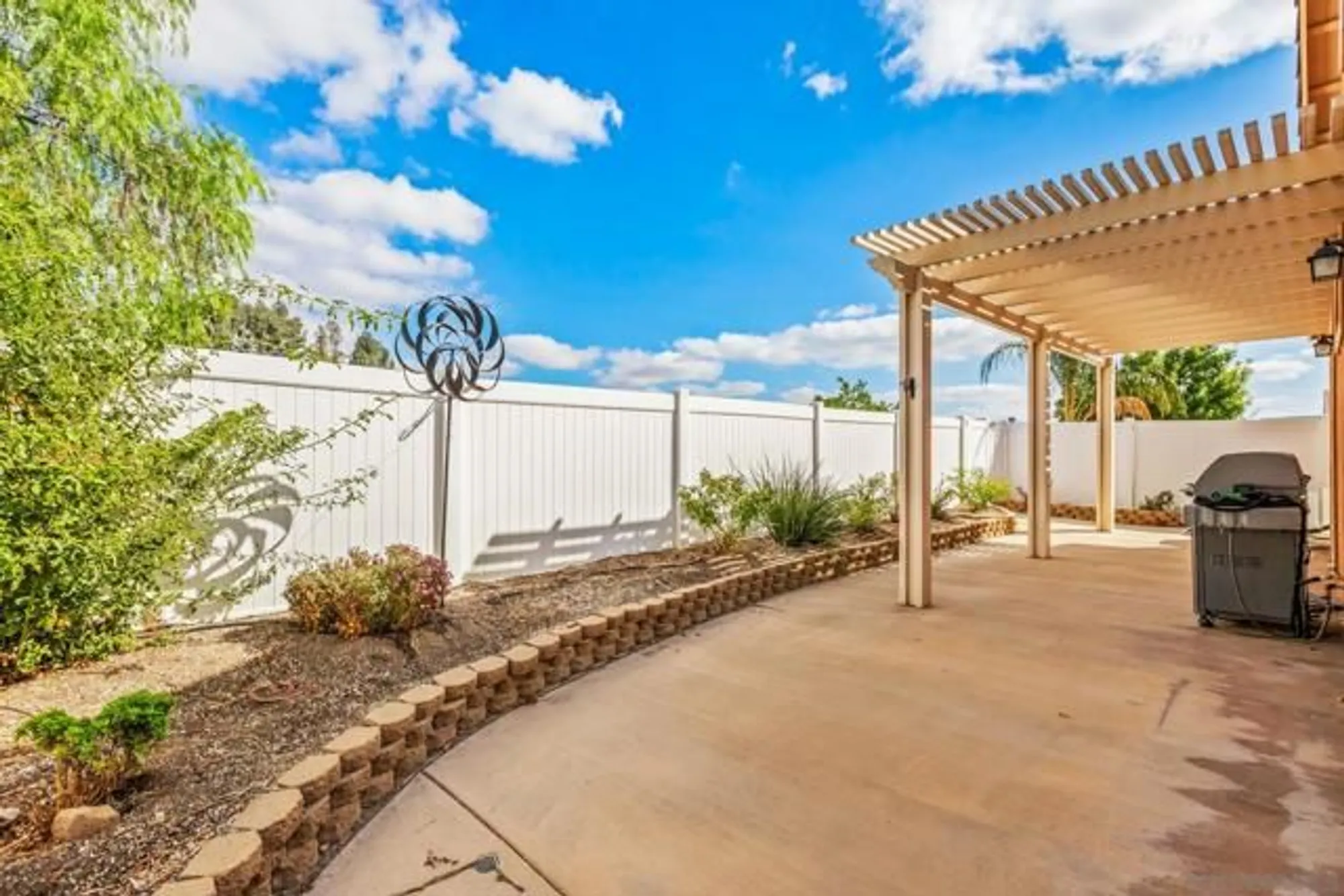 Property Slideshow image 15 of 26 | 26684 rim creek path, Menifee, CA, 92584