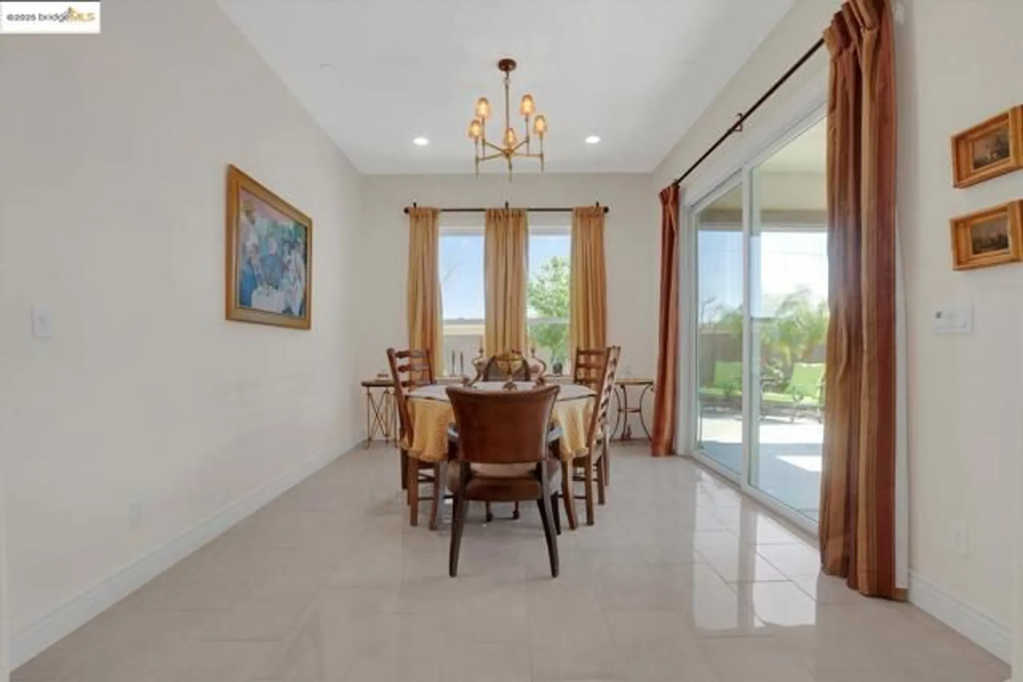 Property Slideshow image 11 of 57 | 1577 chianti ln, Brentwood, CA, 94513