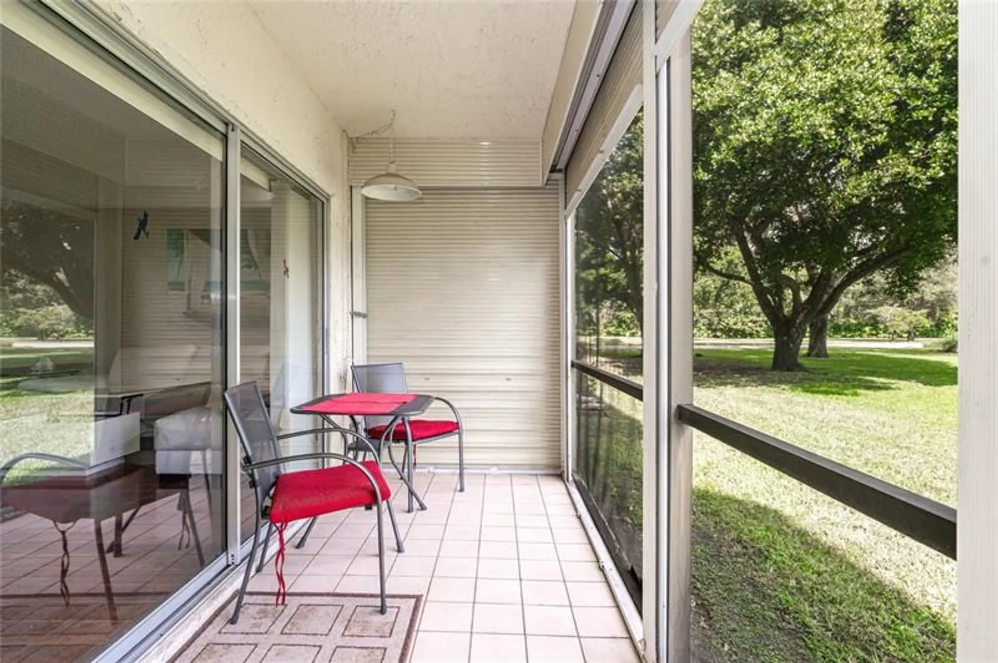 Property Slideshow image 16 of 54 | 150 s hollybrook ter 107, Pembroke Pines, FL, 33025