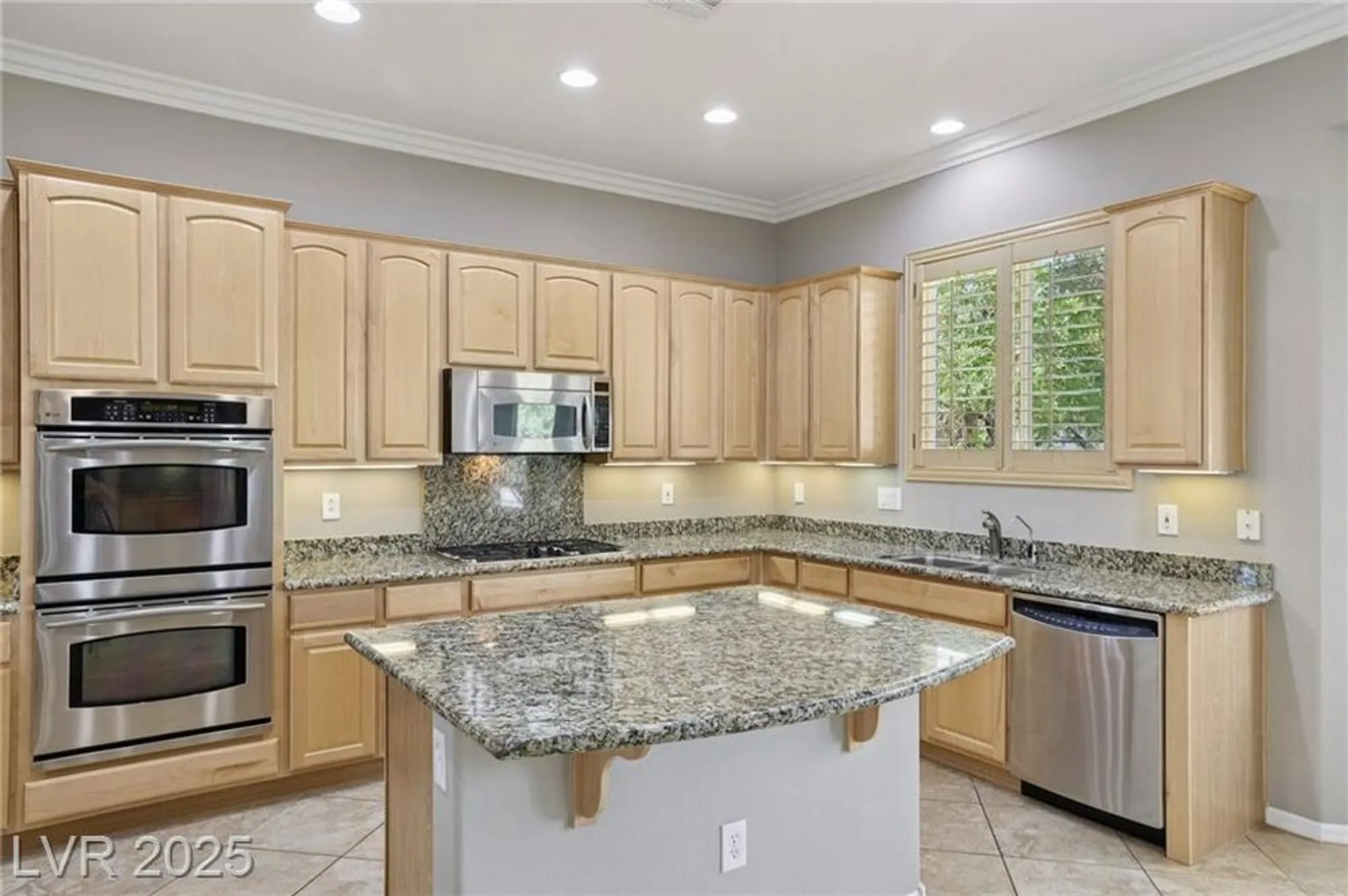 Property Slideshow image 14 of 46 | 2318 shorewood hills ave, Henderson, NV, 89052