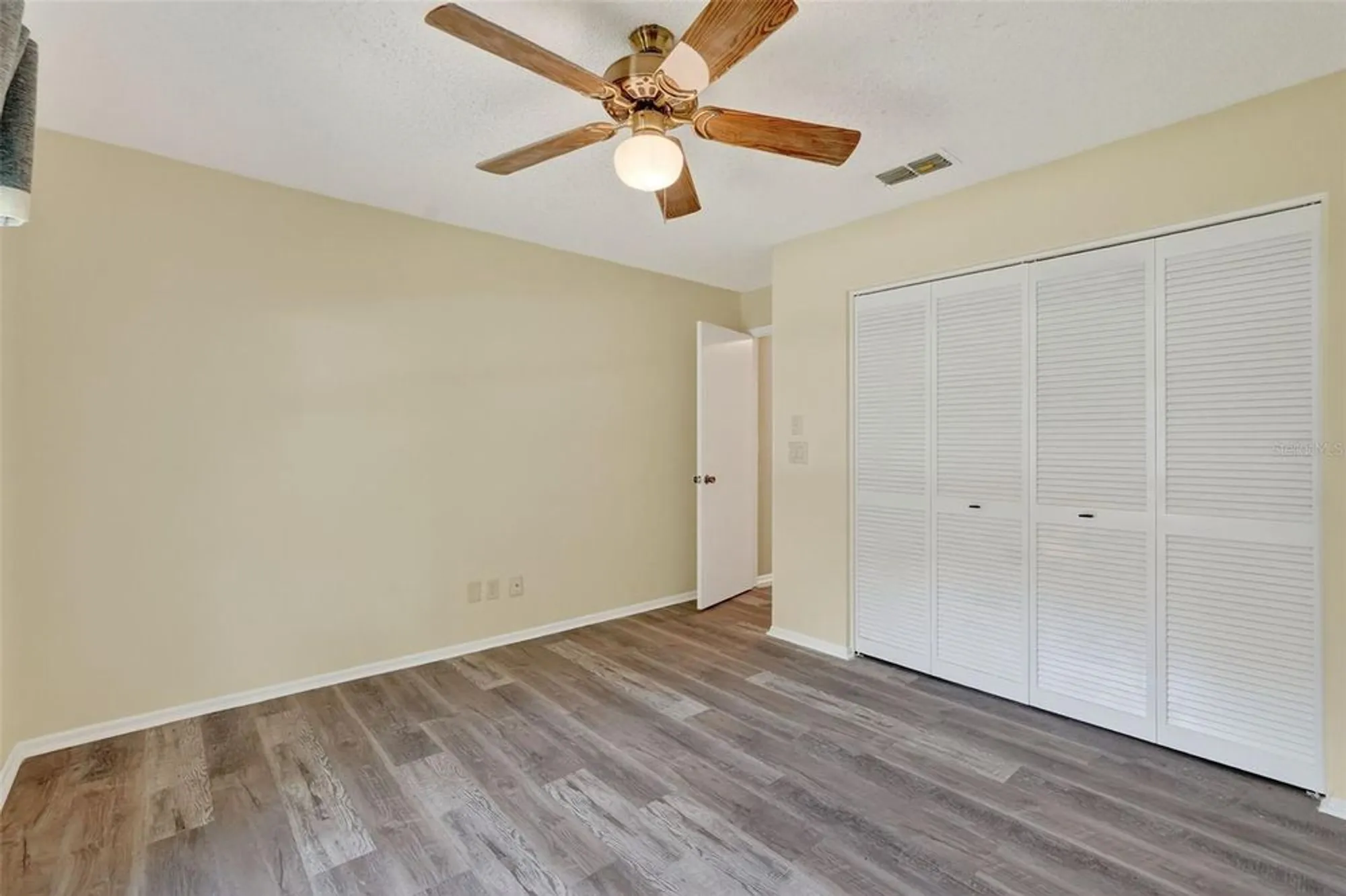 Property Slideshow image 26 of 30 | 2320 shelly dr b, Palm Harbor, FL, 34684