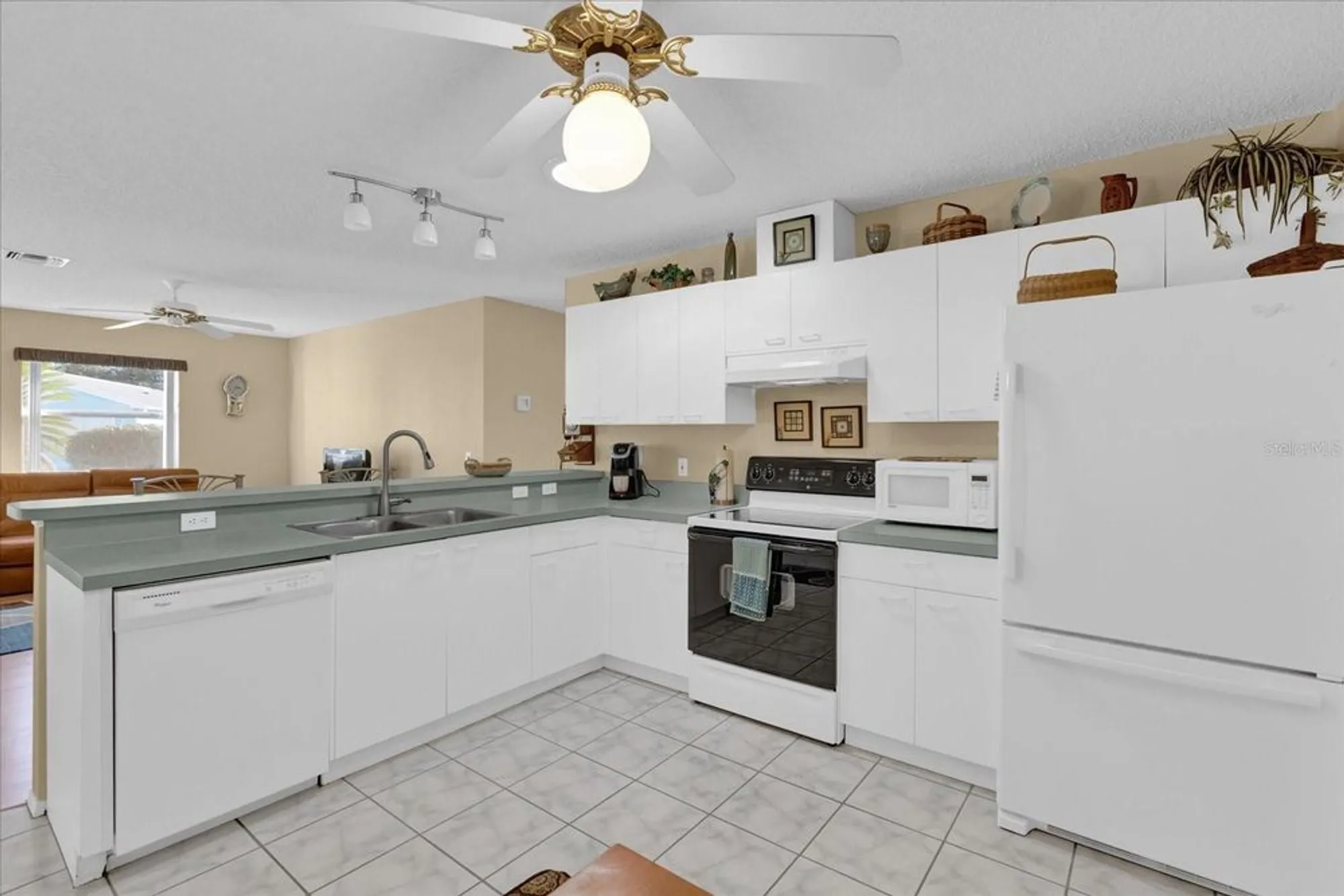 Property Slideshow image 8 of 31 | 202 estrada pl, The Villages, FL, 32159