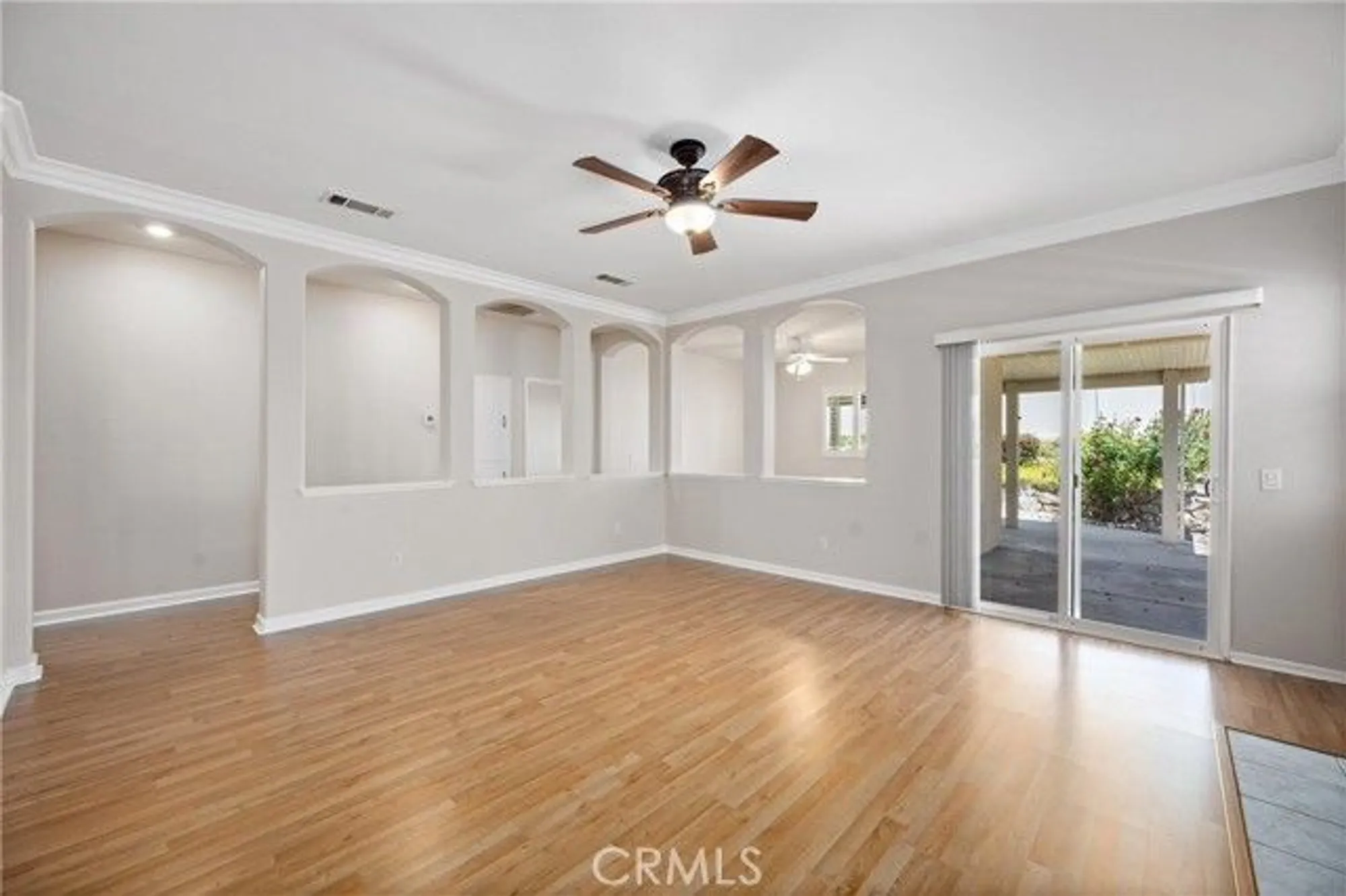 Property Slideshow image 16 of 53 | 28216 meadowsweet dr, Menifee, CA, 92584