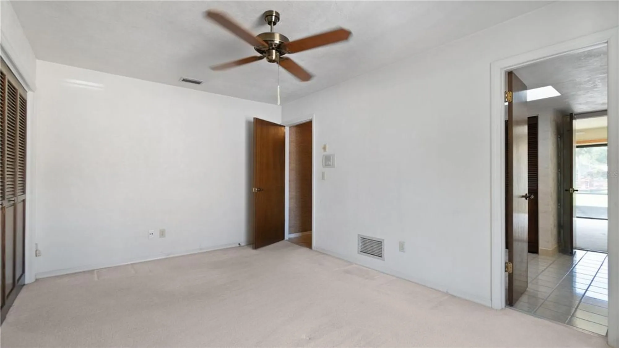 Property Slideshow image 34 of 50 | 965 pelican bay dr, Daytona Beach, FL, 32119