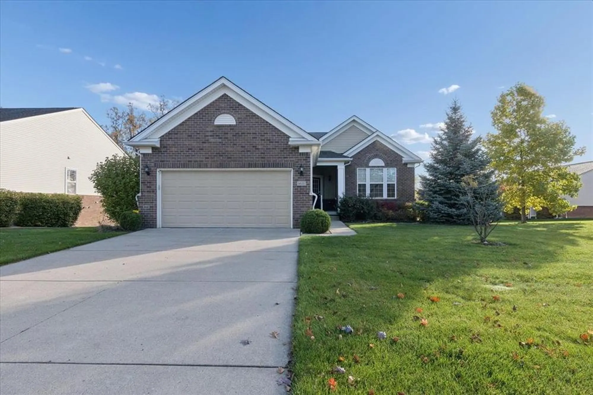Property Slideshow image 3 of 67 | 9525 pine valley dr, Grand Blanc, MI, 48439