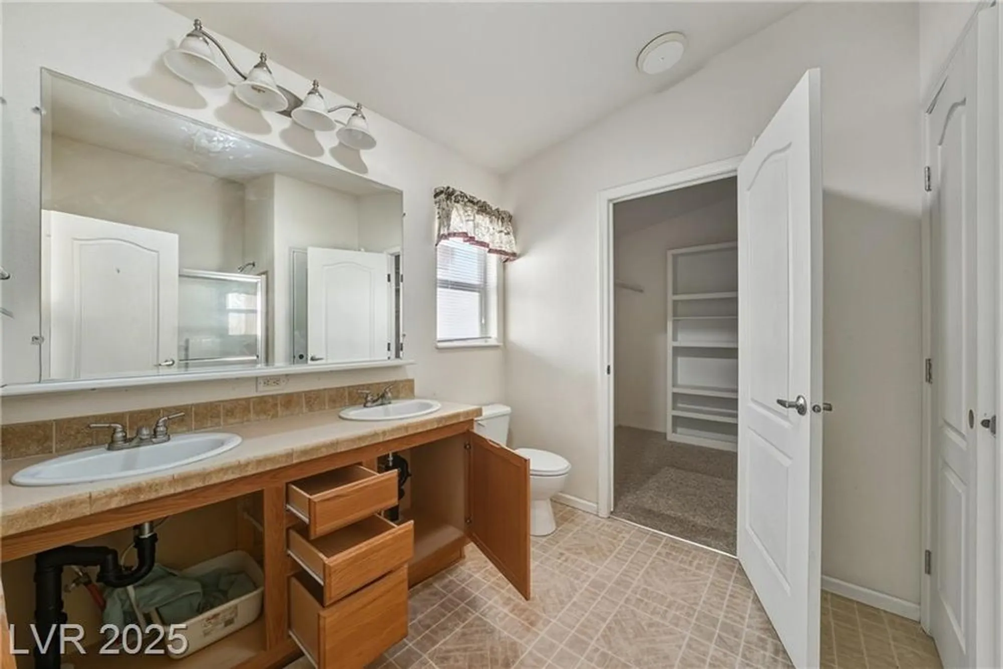 Property Slideshow image 16 of 27 | 380 bel air ave, Pahrump, NV, 89048