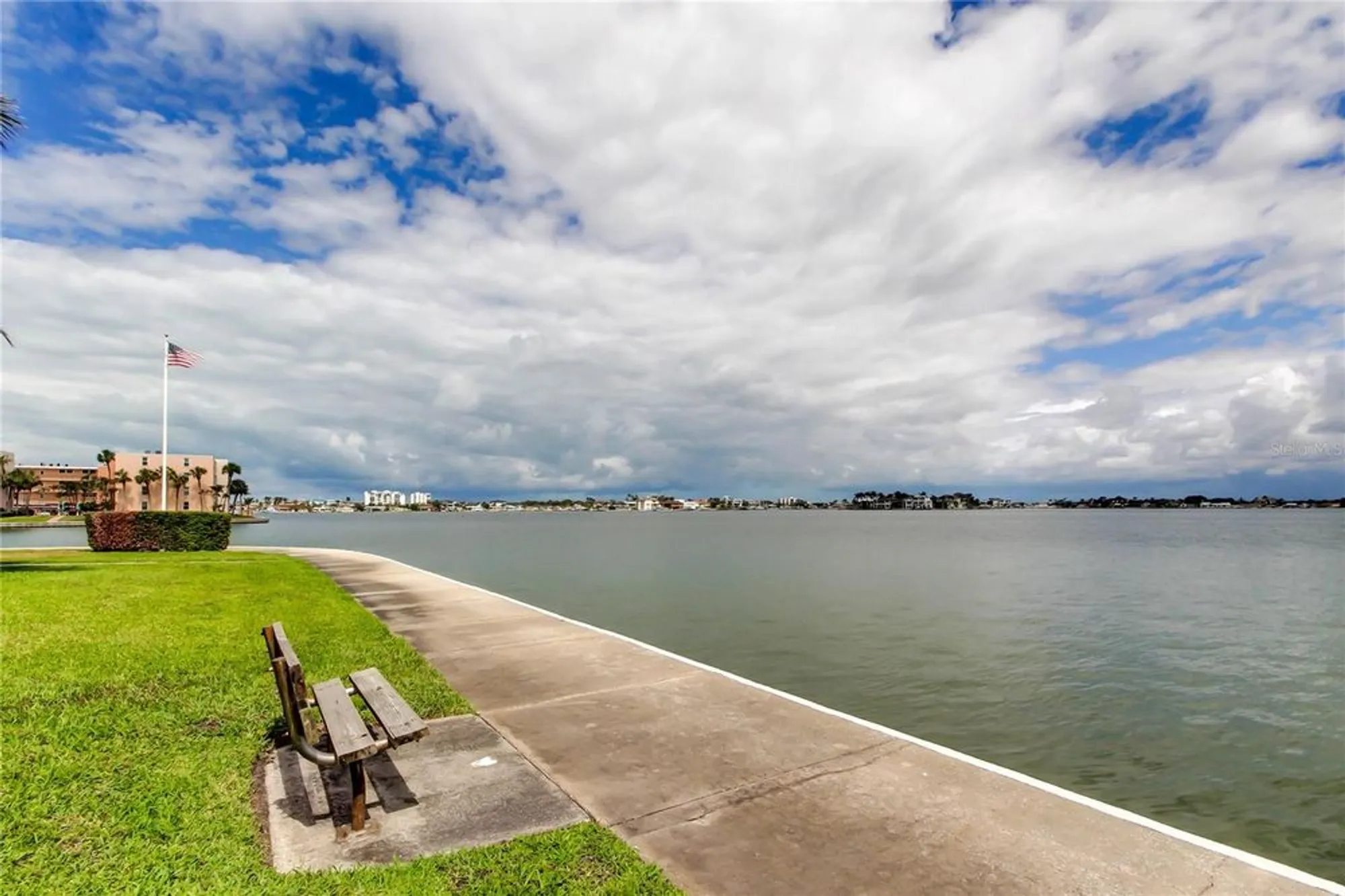 Property Slideshow image 6 of 45 | 7425 bay island dr 203, South Pasadena, FL, 33707
