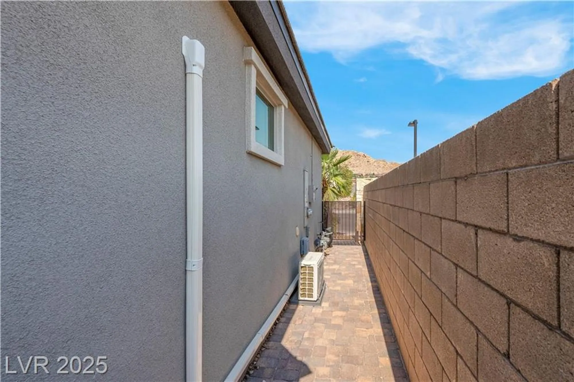Property Slideshow image 51 of 69 | 124 lake oasis st, Henderson, NV, 89011