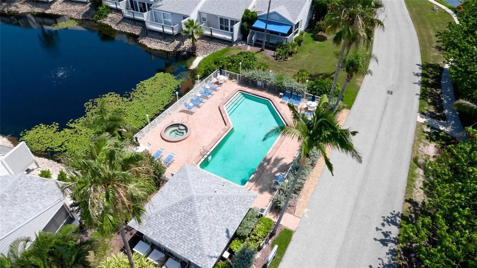 Property Slideshow image 33 of 46 | 512 sanderling cir, Bradenton, FL, 34209