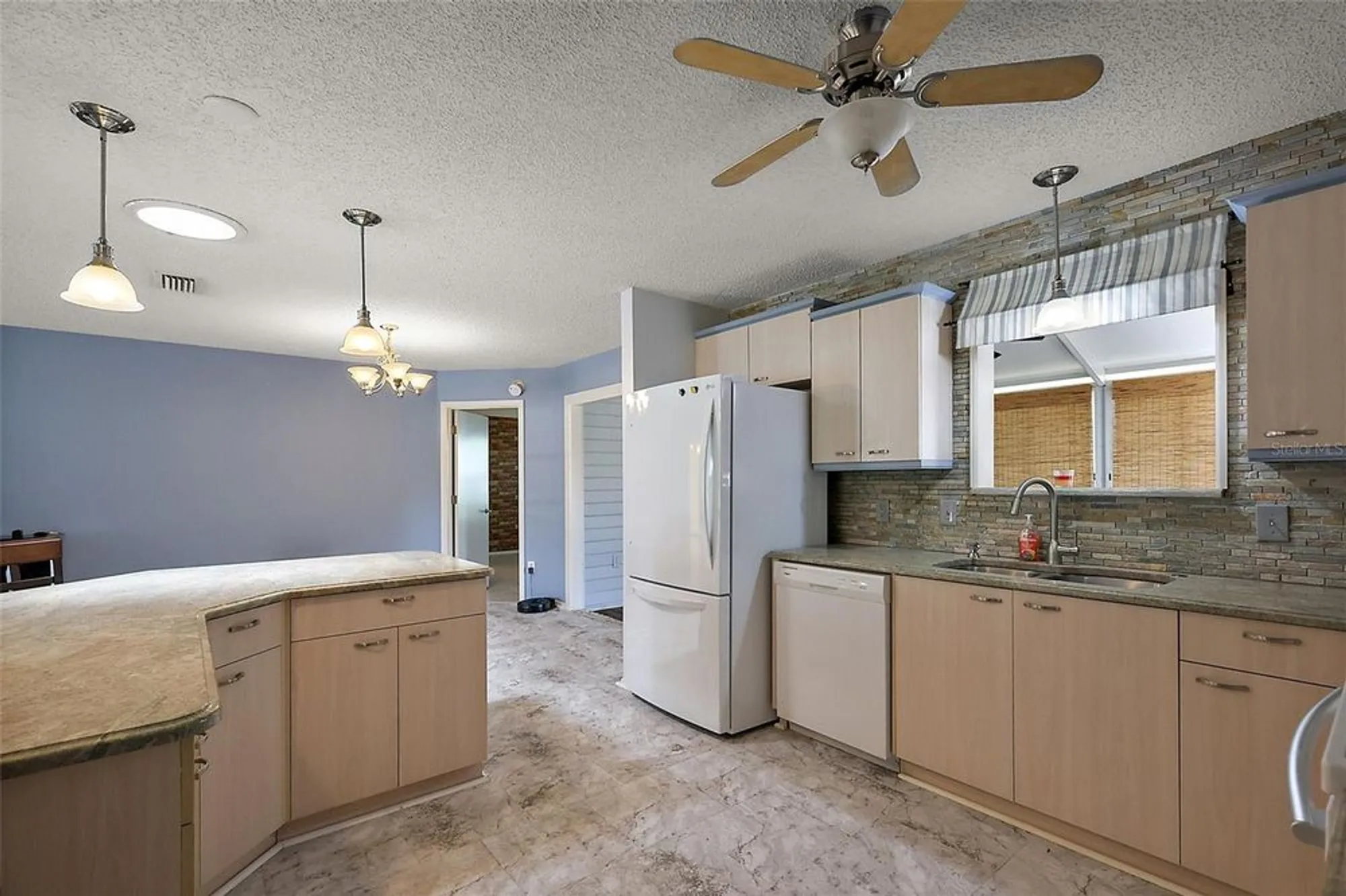 Property Slideshow image 10 of 34 | 2003 cordero ct, The Villages, FL, 32159