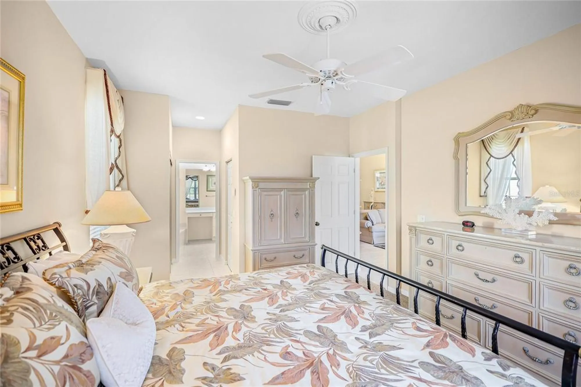 Property Slideshow image 17 of 51 | 875 chalmers dr 11, Venice, FL, 34293