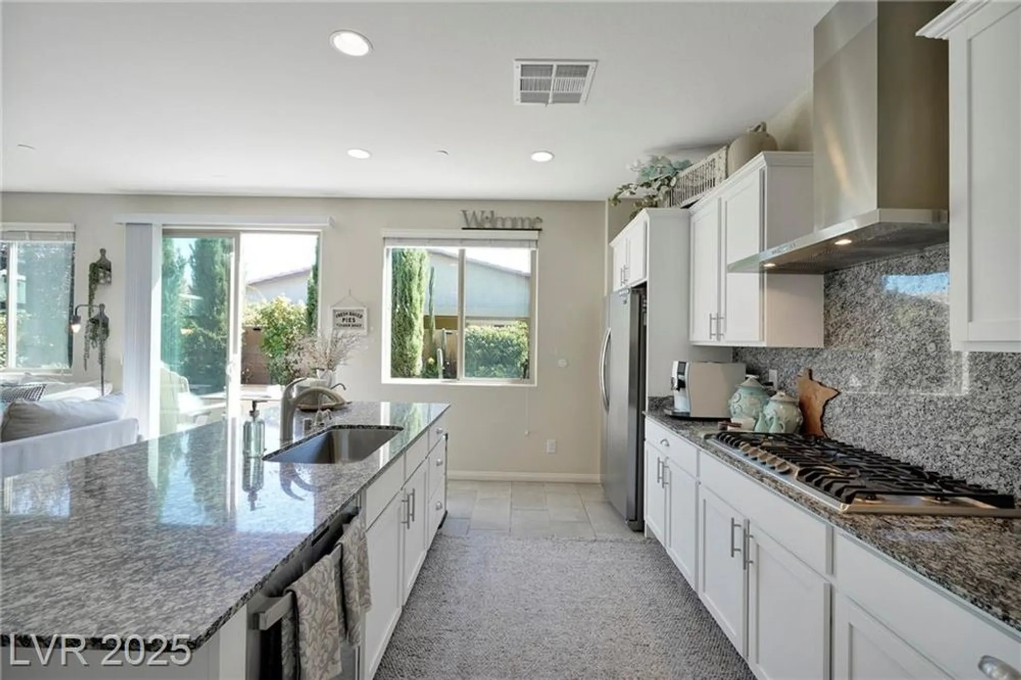 Property Slideshow image 8 of 68 | 1844 wolfcreek falls ct, Henderson, NV, 89044