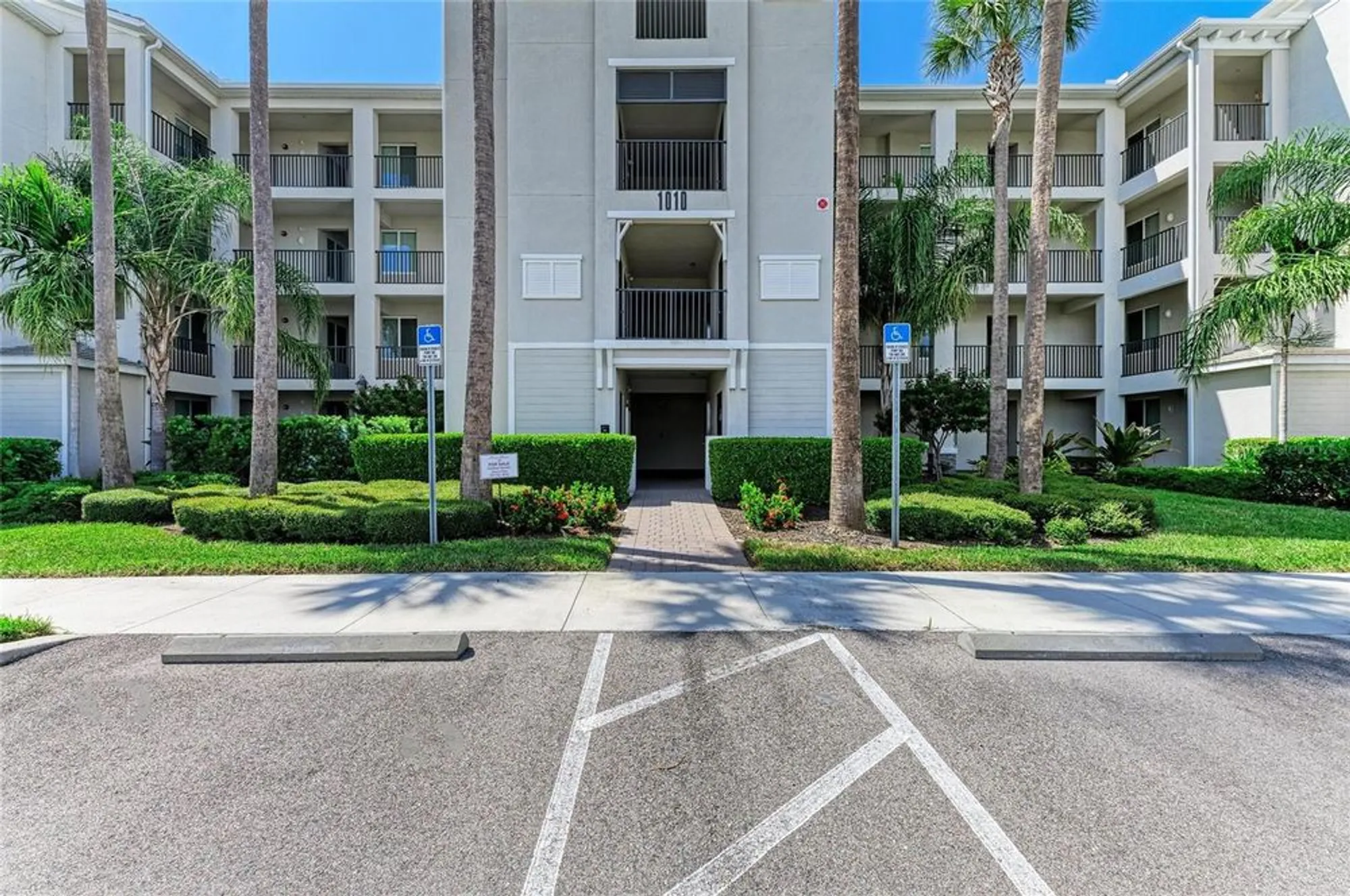 Property Slideshow image 5 of 57 | 1010 tidewater shores loop 304, Bradenton, FL, 34208