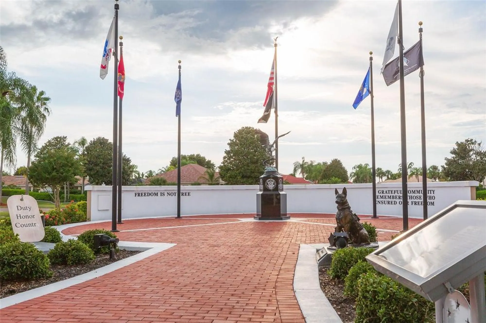 Property Slideshow image 52 of 57 | 712 chipper dr, Sun City Center, FL, 33573