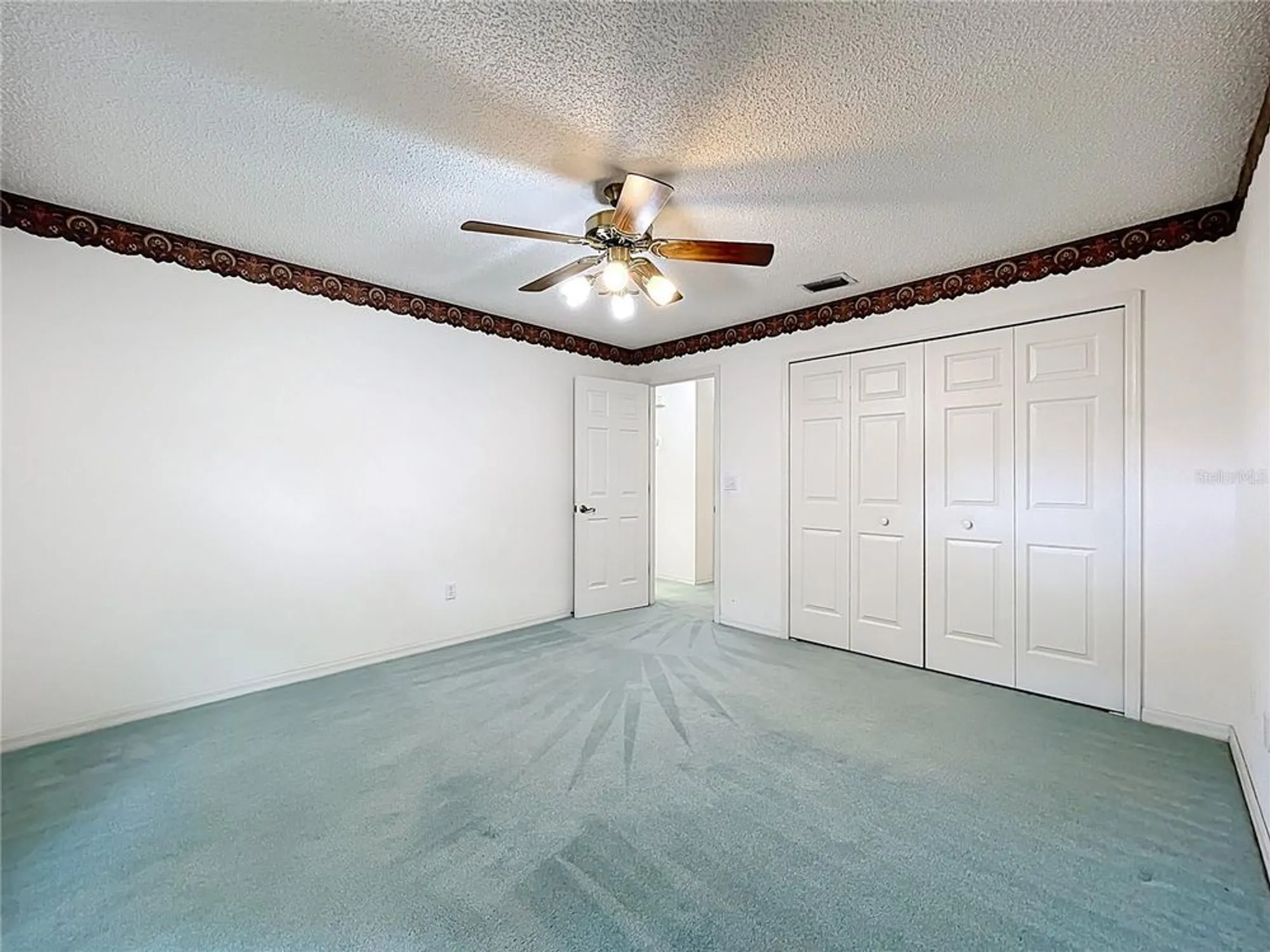 Property Slideshow image 28 of 63 | 5518 queen victoria dr, Leesburg, FL, 34748