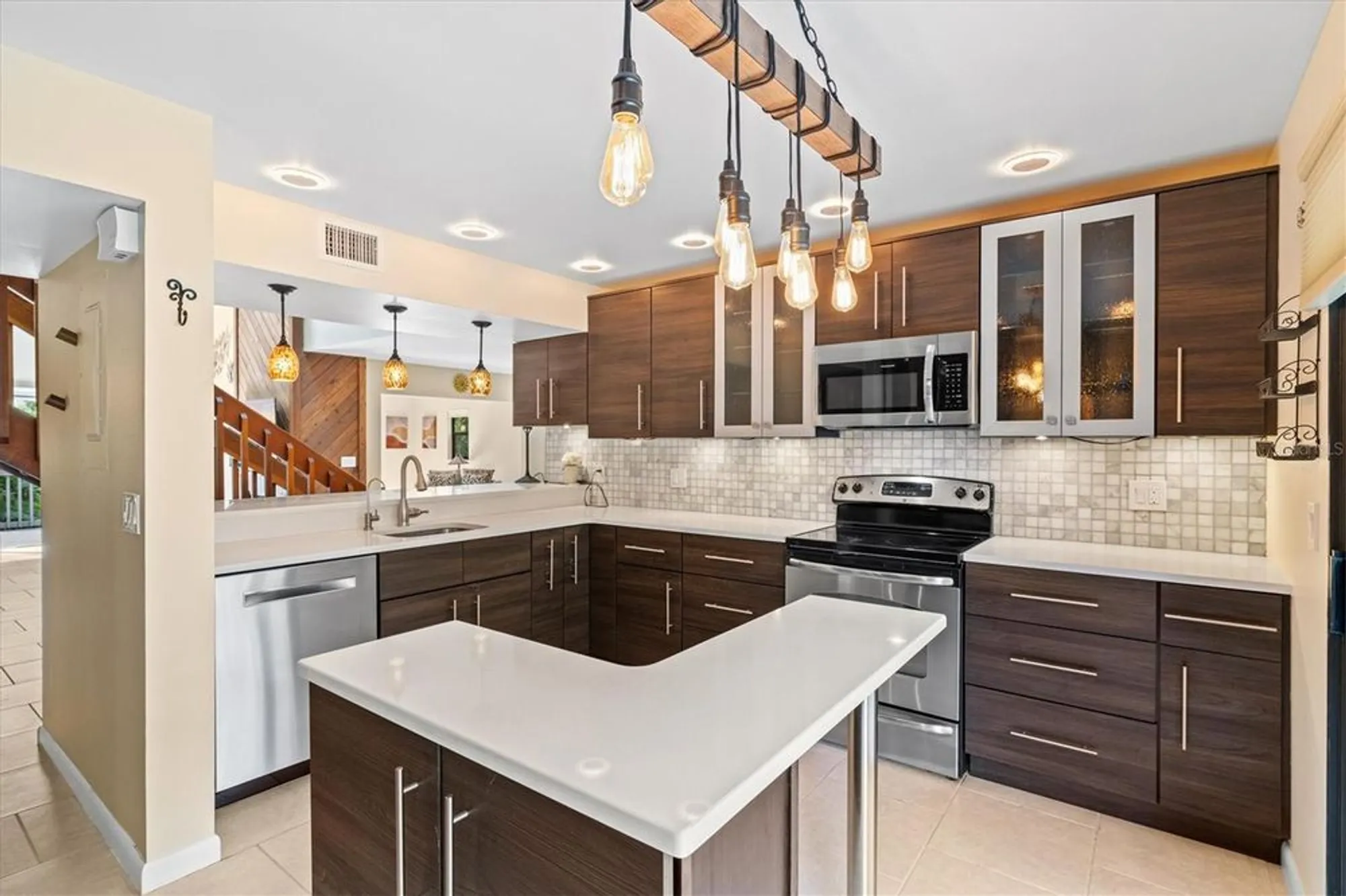 Property Slideshow image 9 of 69 | 1447 landings cir # 68, Sarasota, FL, 34231