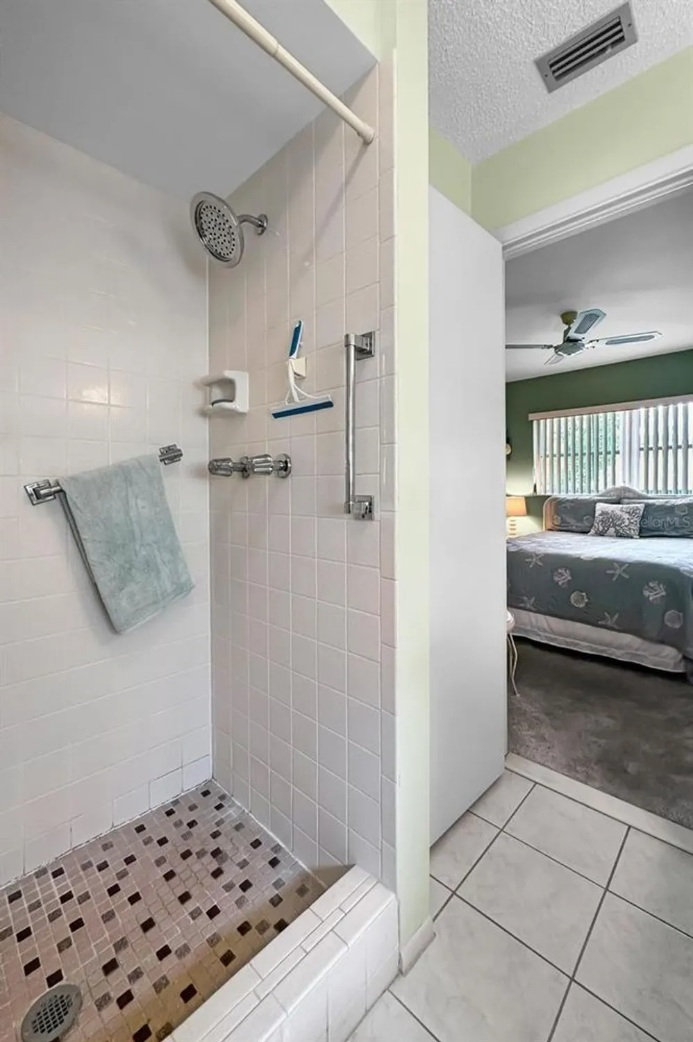 Property Slideshow image 20 of 50 | 1055 loch haven dr, Dunedin, FL, 34698