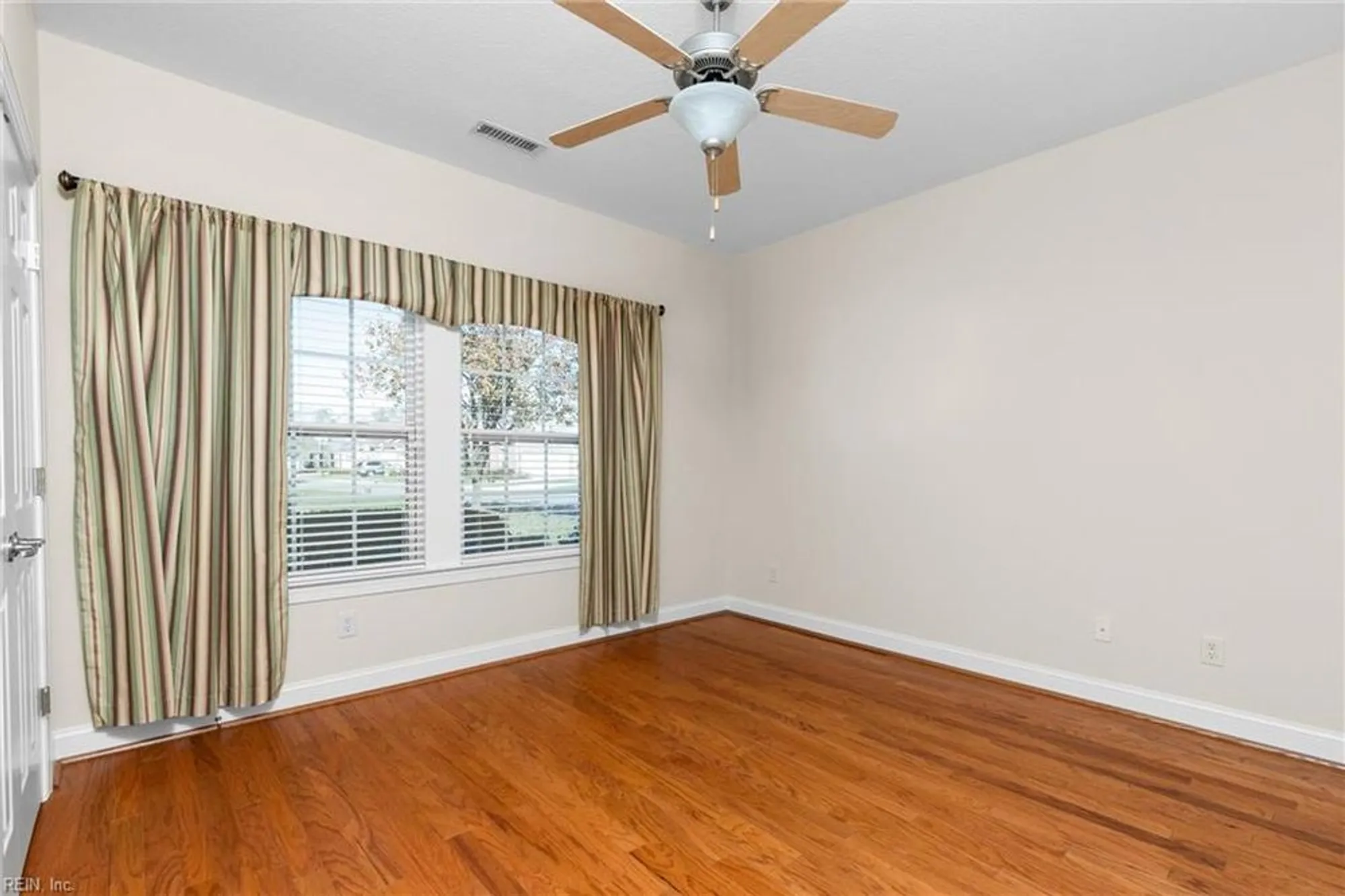 Property Slideshow image 18 of 39 | 1413 thistlewood ln # 54, Chesapeake, VA, 23320