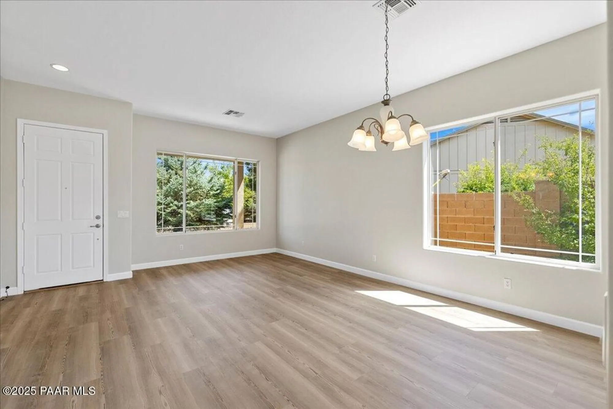 Property Slideshow image 5 of 47 | 7709 e day break cir, Prescott Valley, AZ, 86315