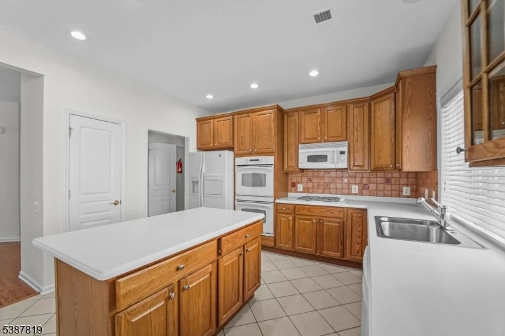 Property Slideshow image 9 of 23 | 373 windfall ln, Somerset, NJ, 08873