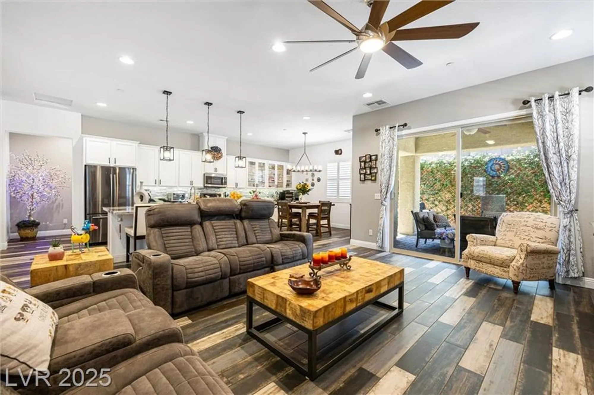 Property Slideshow image 16 of 50 | 417 honeybrush ave, Henderson, NV, 89011