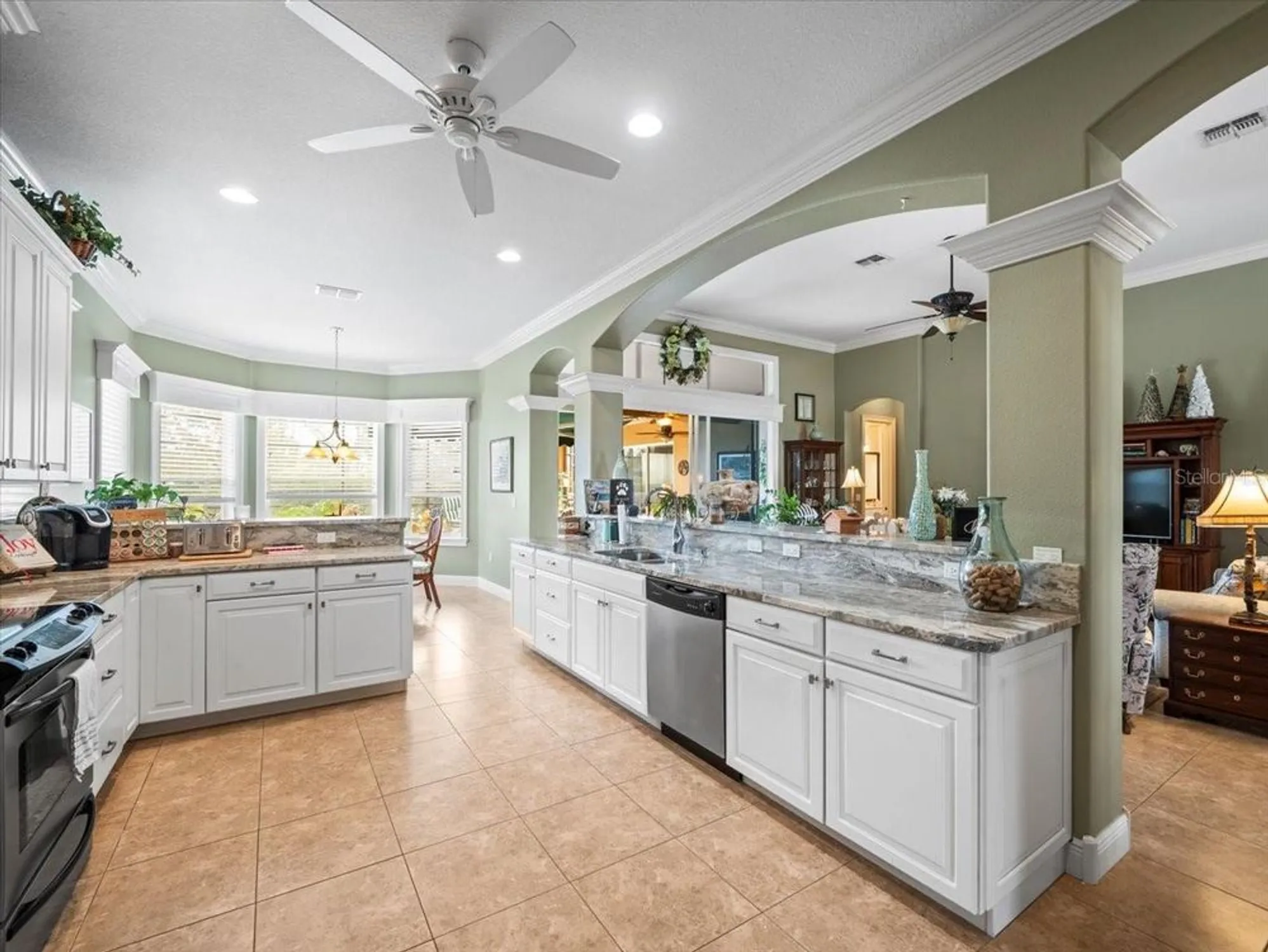 Property Slideshow image 17 of 60 | 8480 athens ct, Weeki Wachee, FL, 34613