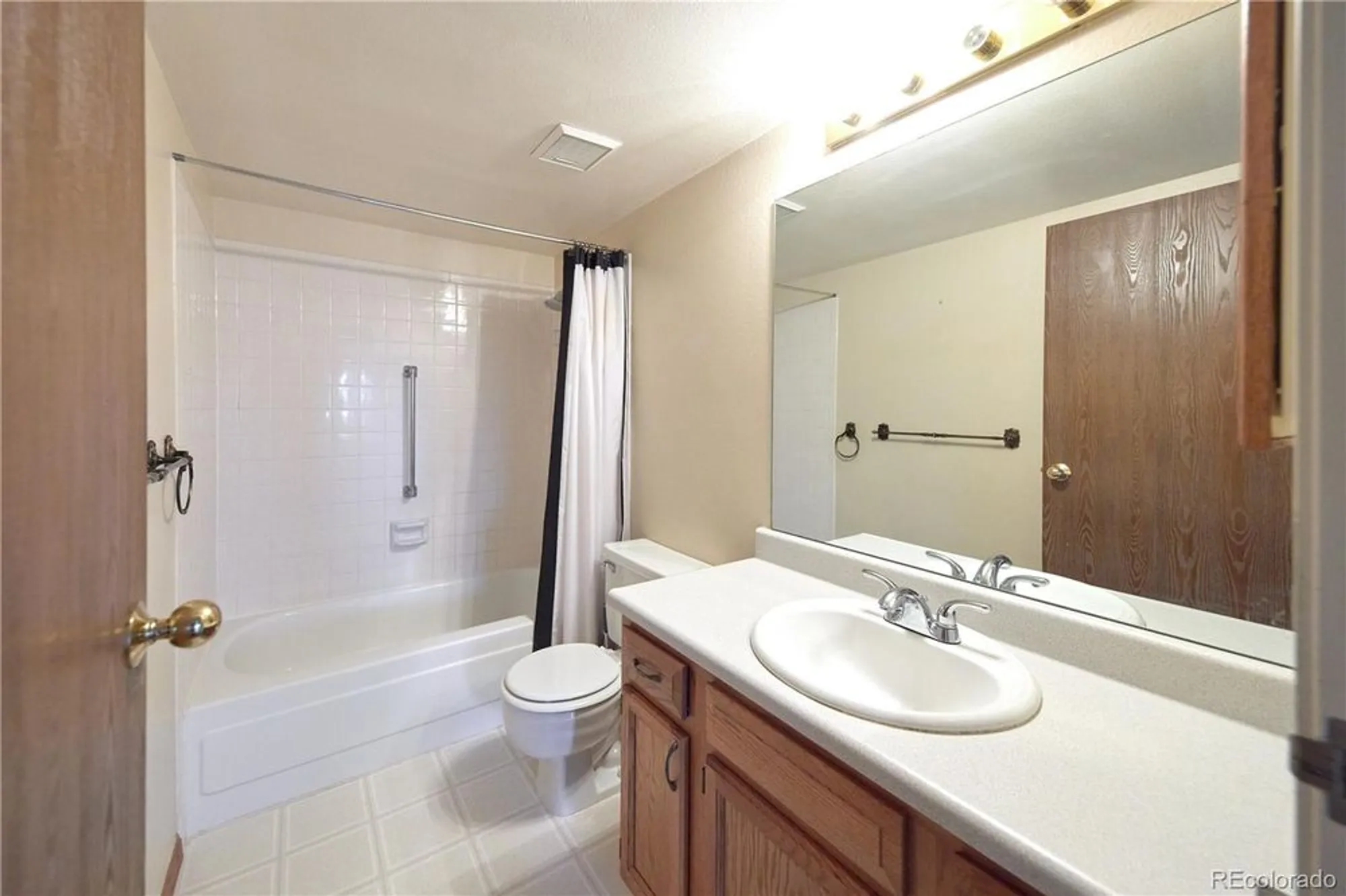 Property Slideshow image 20 of 45 | 13902 e marina dr apt 610, Aurora, CO, 80014