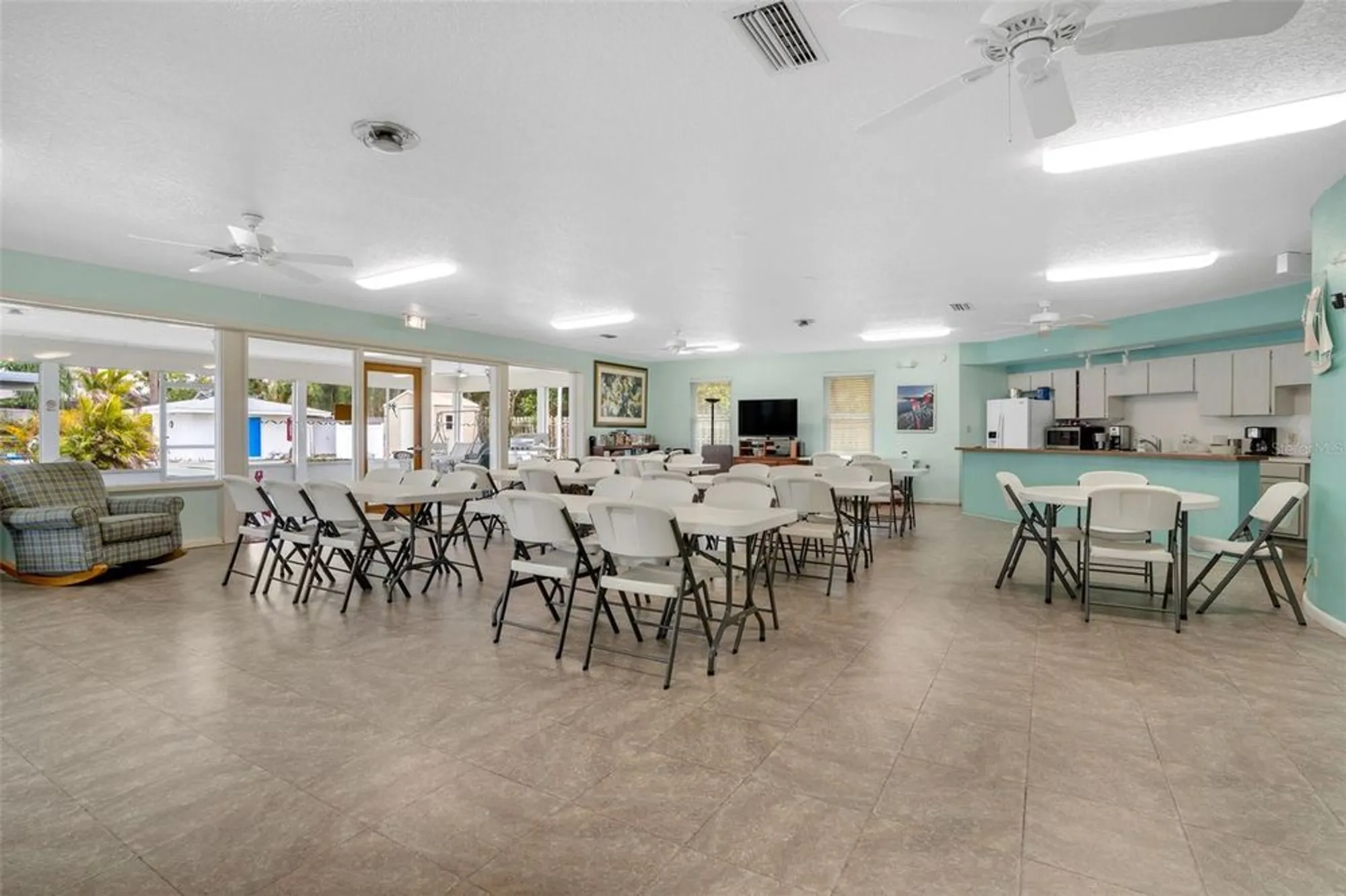 Property Slideshow image 20 of 27 | 12400 park blvd 206, Seminole, FL, 33772