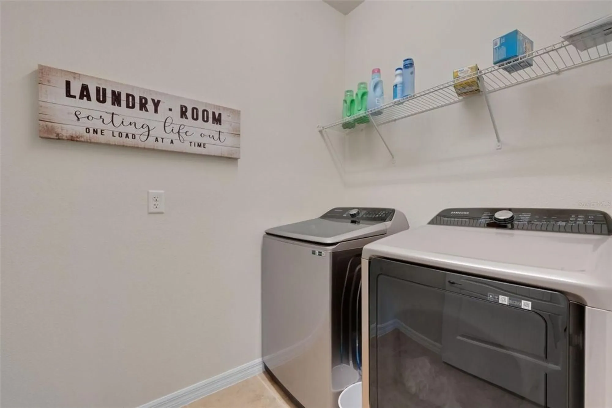 Property Slideshow image 31 of 58 | 333 almansa st, Davenport, FL, 33837