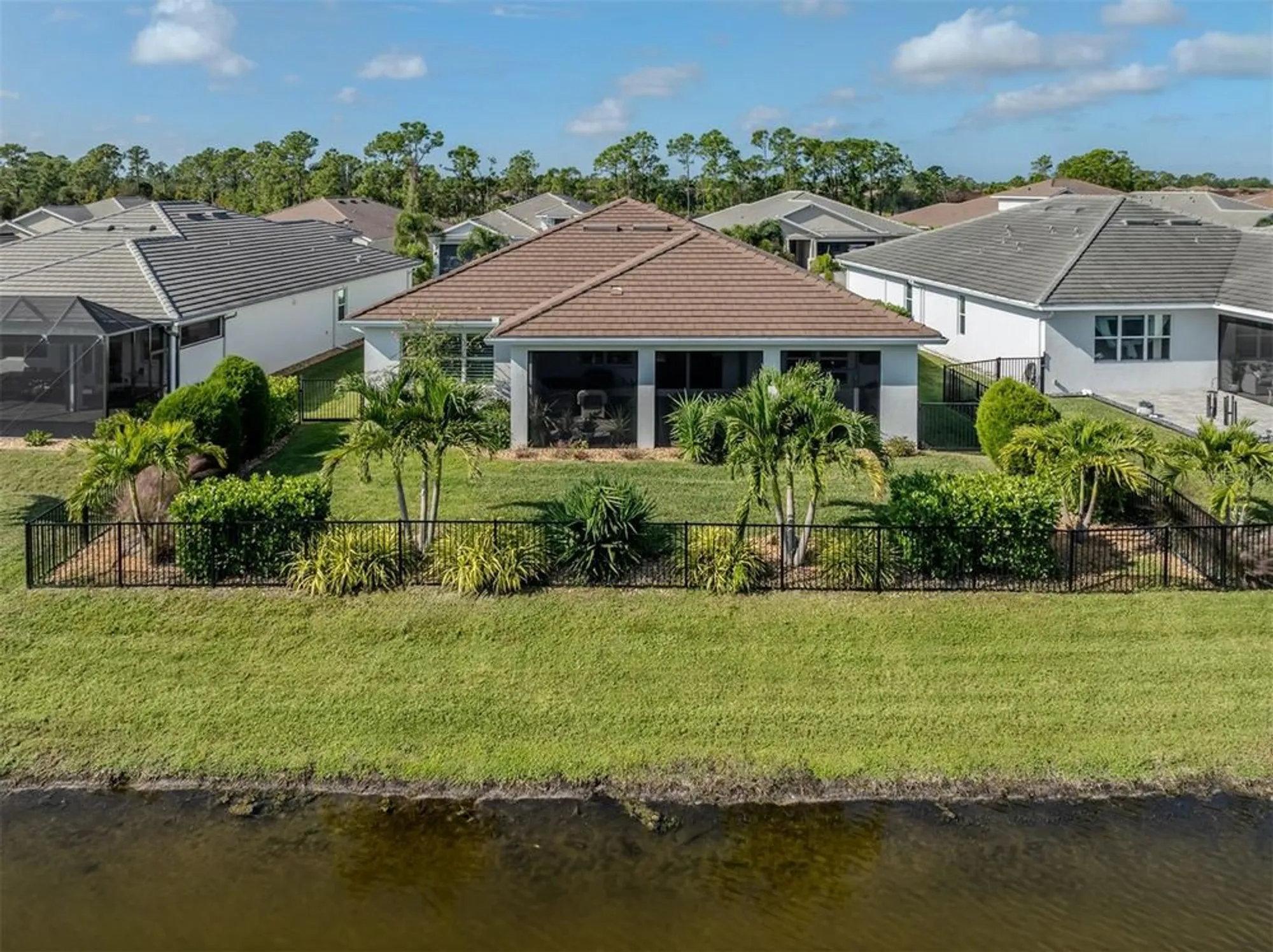 Property Slideshow image 32 of 78 | 592 mistiflower cir, Nokomis, FL, 34275