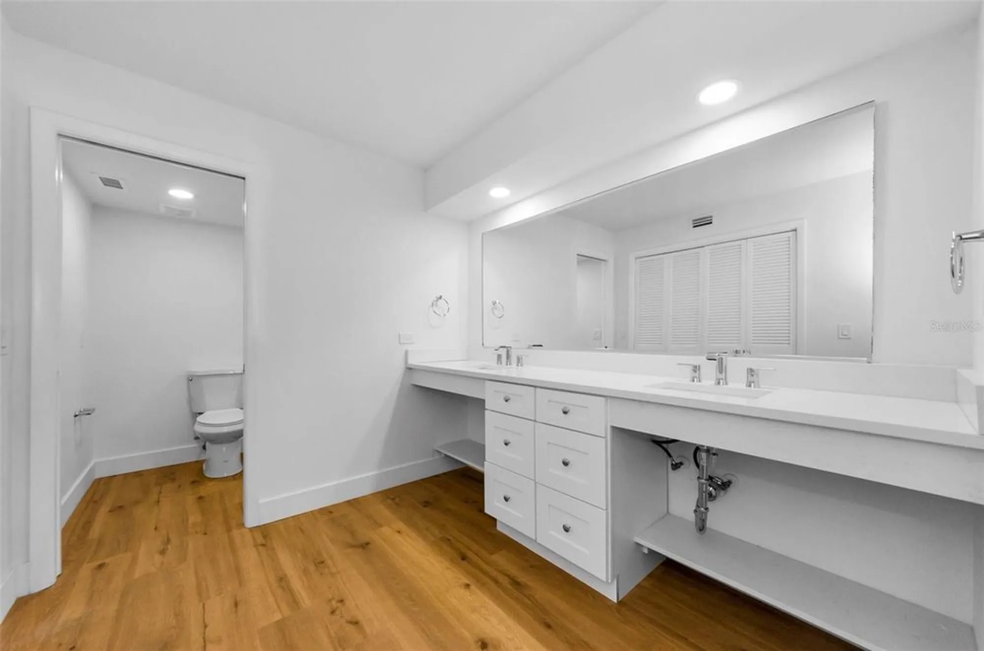 Property Slideshow image 25 of 47 | 3062 eastland blvd unit 308, Clearwater, FL, 33761