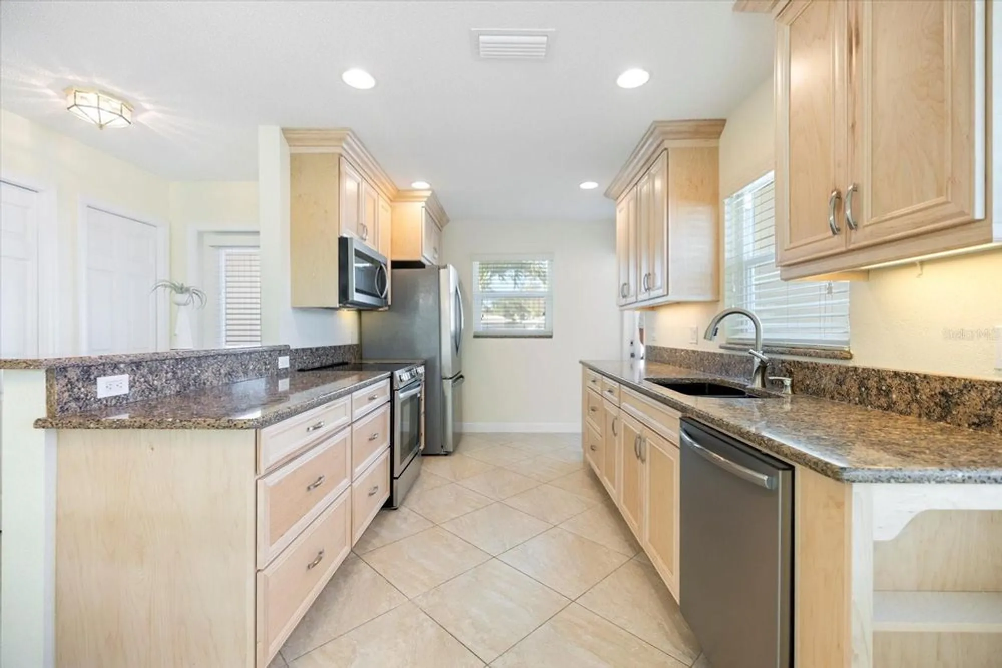 Property Slideshow image 13 of 47 | 107 clipper way # 107, Nokomis, FL, 34275