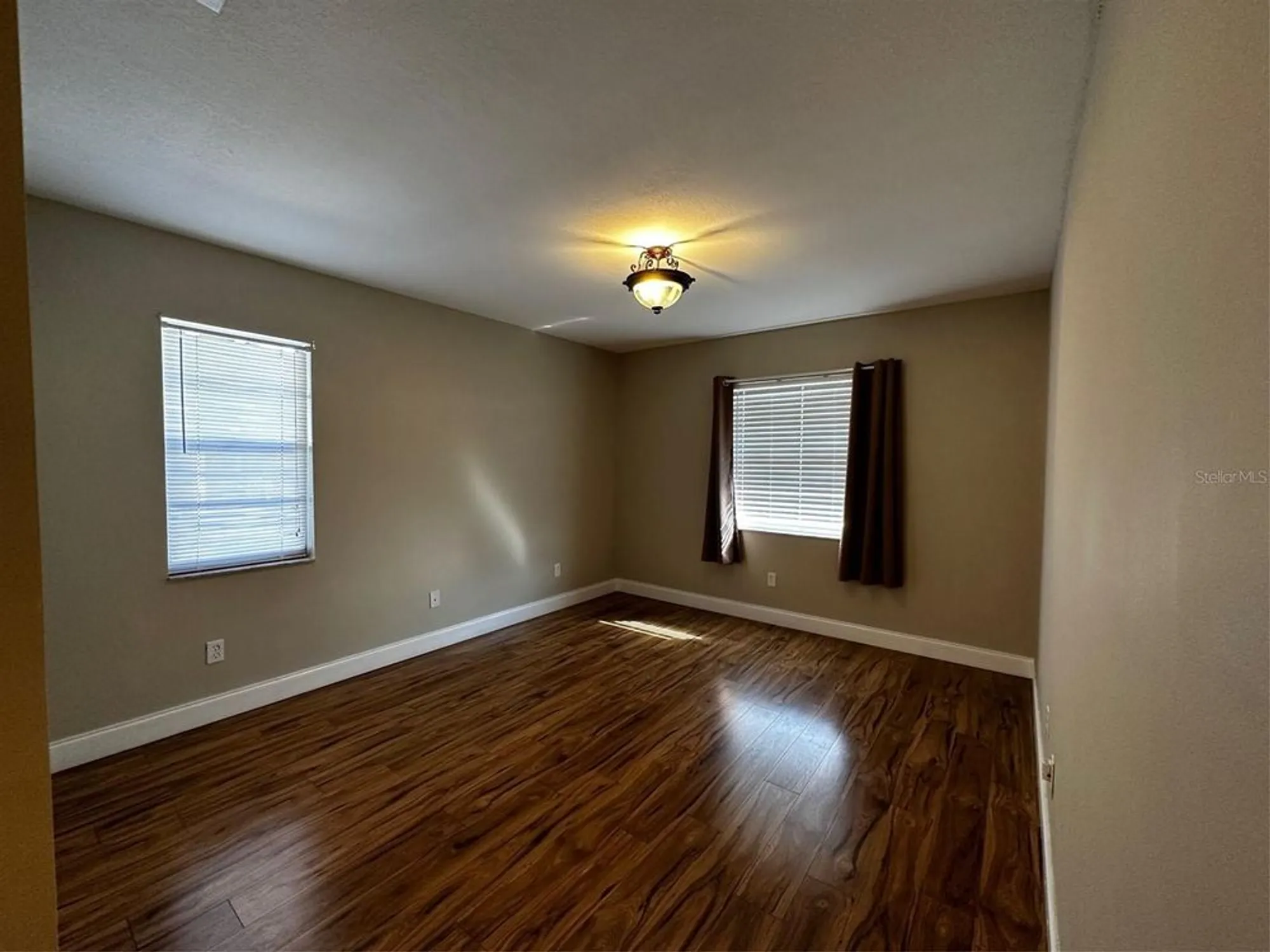 Property Slideshow image 9 of 12 | 405 gladstone pl, Sun City Center, FL, 33573