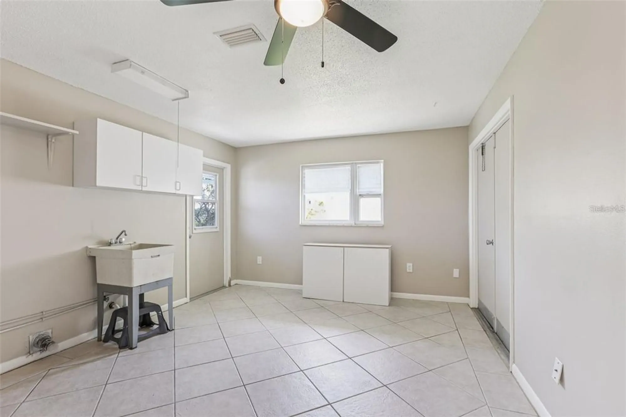 Property Slideshow image 20 of 36 | 1717 danbury dr, Sun City Center, FL, 33573