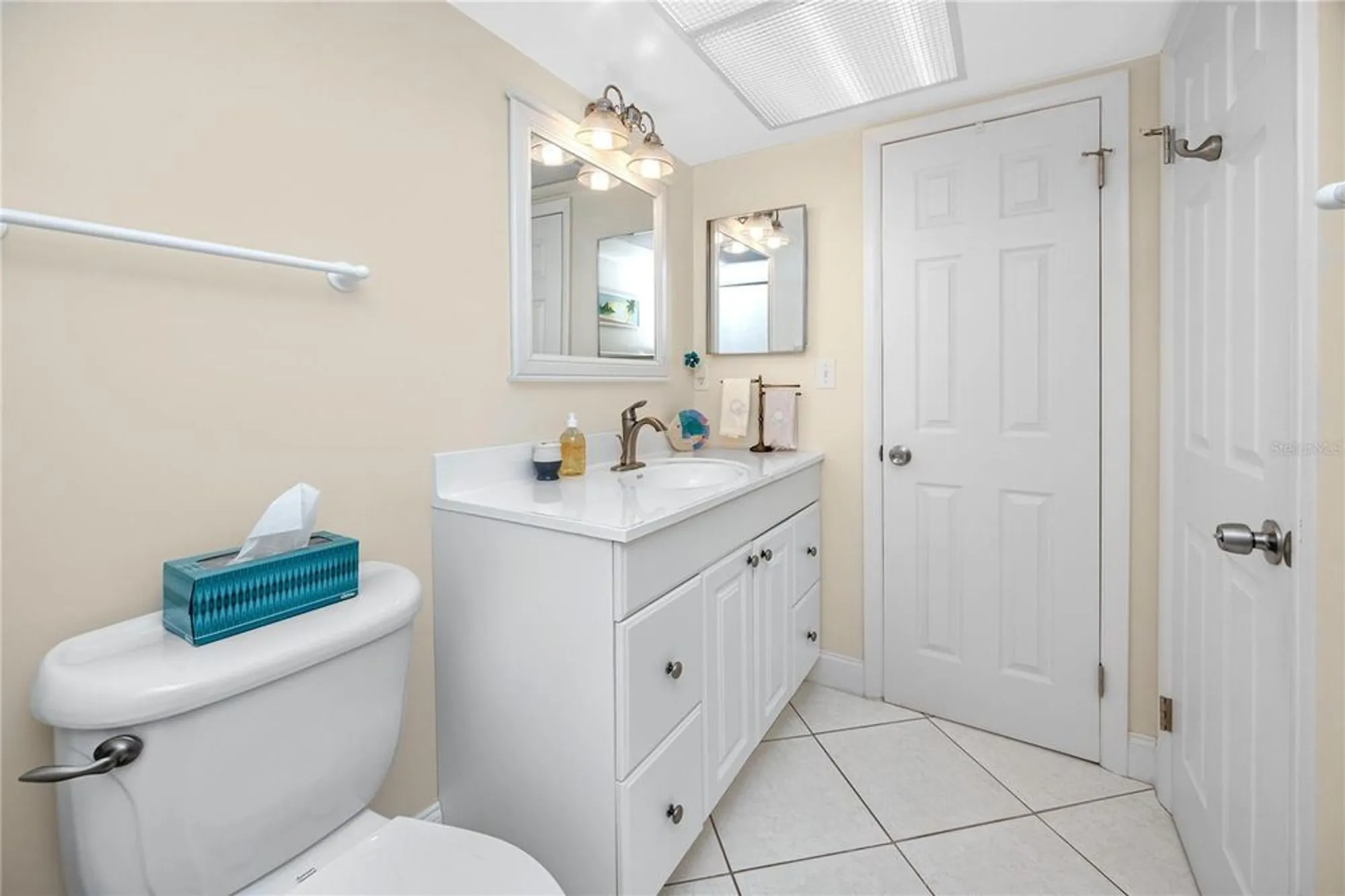 Property Slideshow image 14 of 45 | 19029 us highway 19 n apt 9-607, Clearwater, FL, 33764