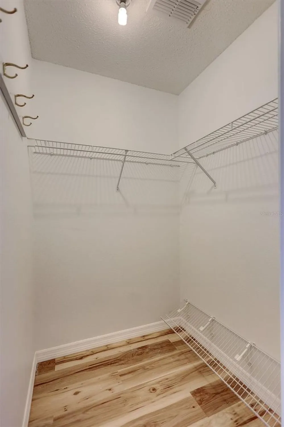 Property Slideshow image 27 of 48 | 811 staffordshire ln 32, Sun City Center, FL, 33573