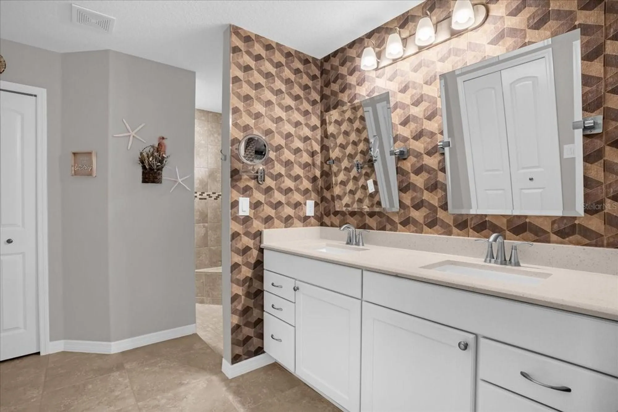 Property Slideshow image 19 of 62 | 3782 arlington ridge blvd, Leesburg, FL, 34748