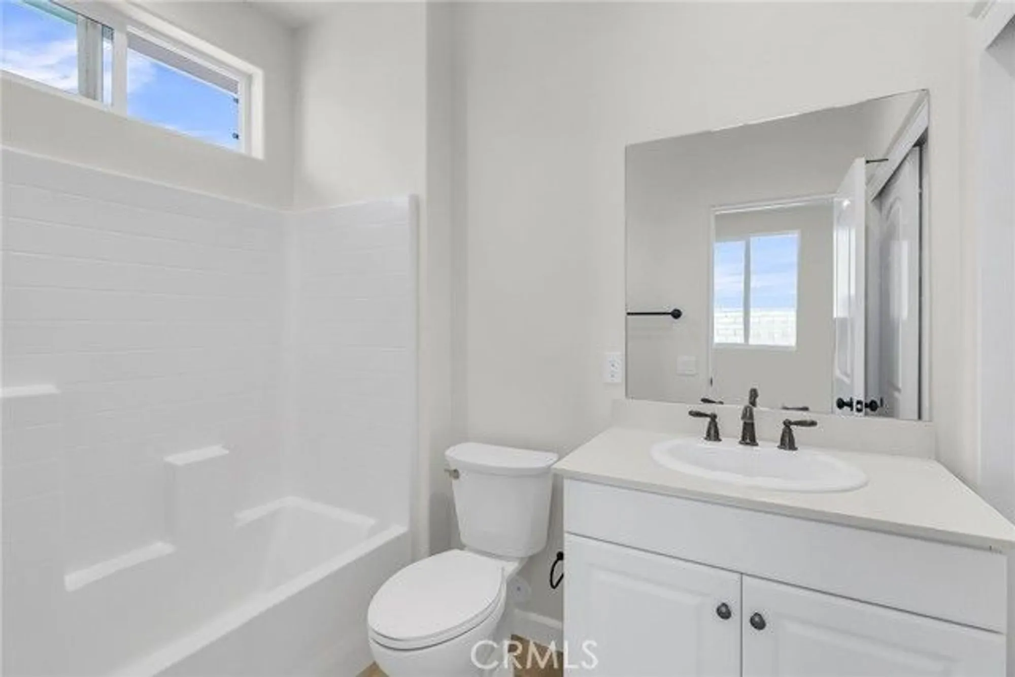 Property Slideshow image 26 of 38 | 7432 desert sky dr, Yucca Valley, CA, 92284