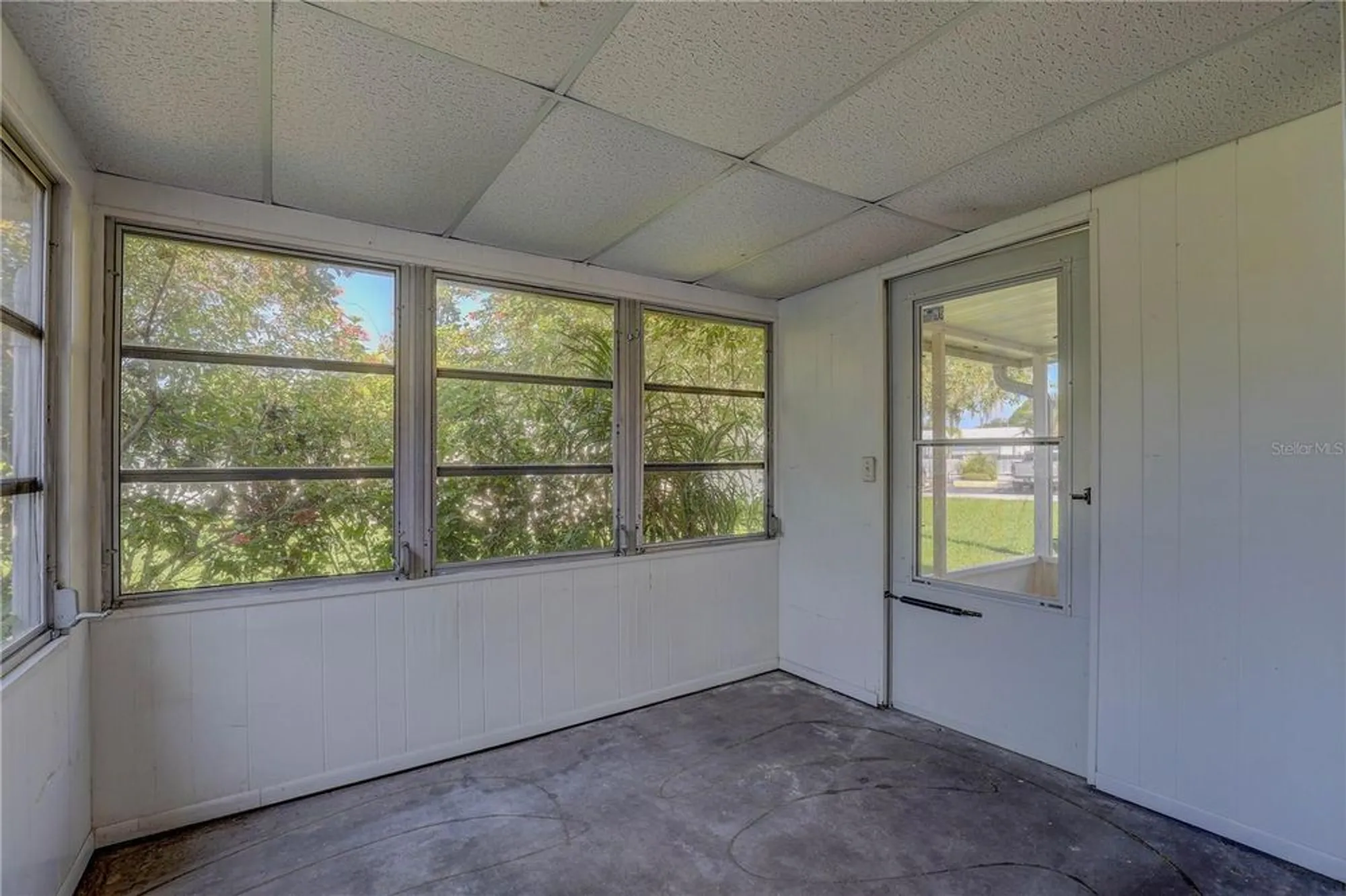 Property Slideshow image 16 of 28 | 864 lake haven rd, Dunedin, FL, 34698