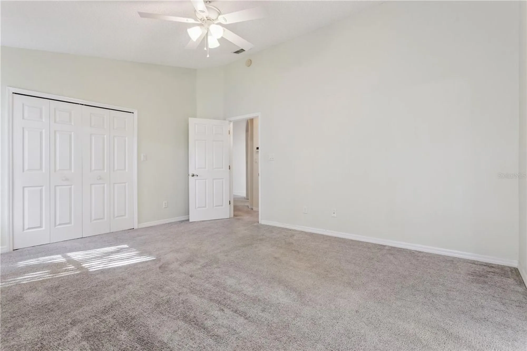 Property Slideshow image 20 of 40 | 4936 sawgrass lake cir, Leesburg, FL, 34748