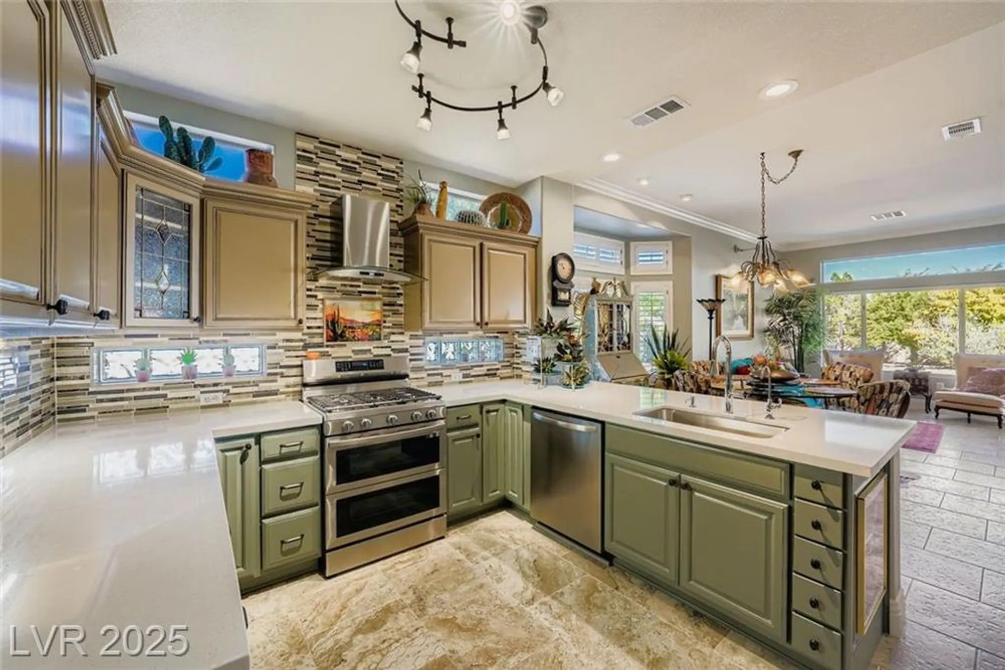 Property Slideshow image 9 of 28 | 9100 garden view dr, Las Vegas, NV, 89134