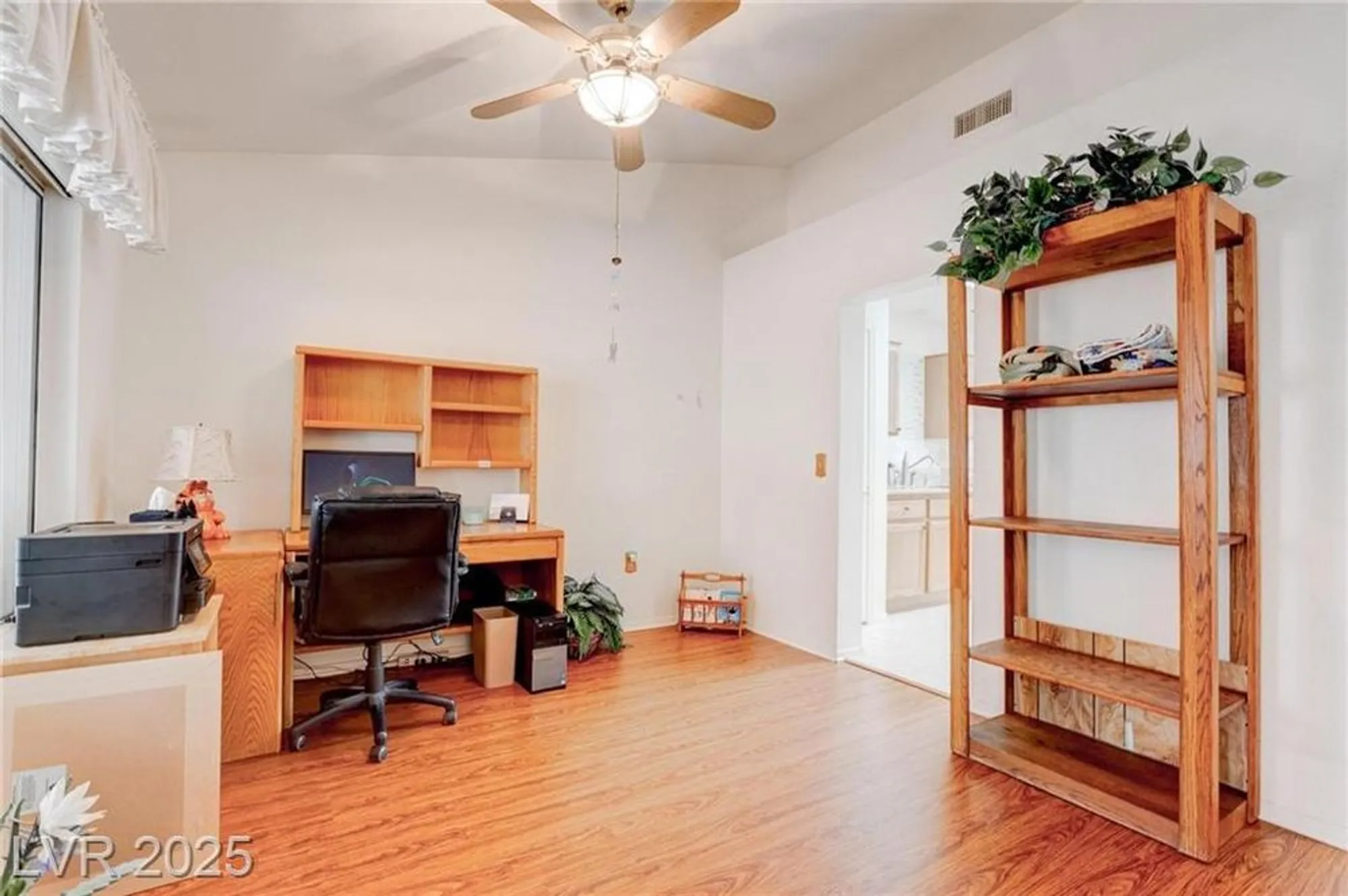 Property Slideshow image 12 of 42 | 2541 desert glen dr, Las Vegas, NV, 89134
