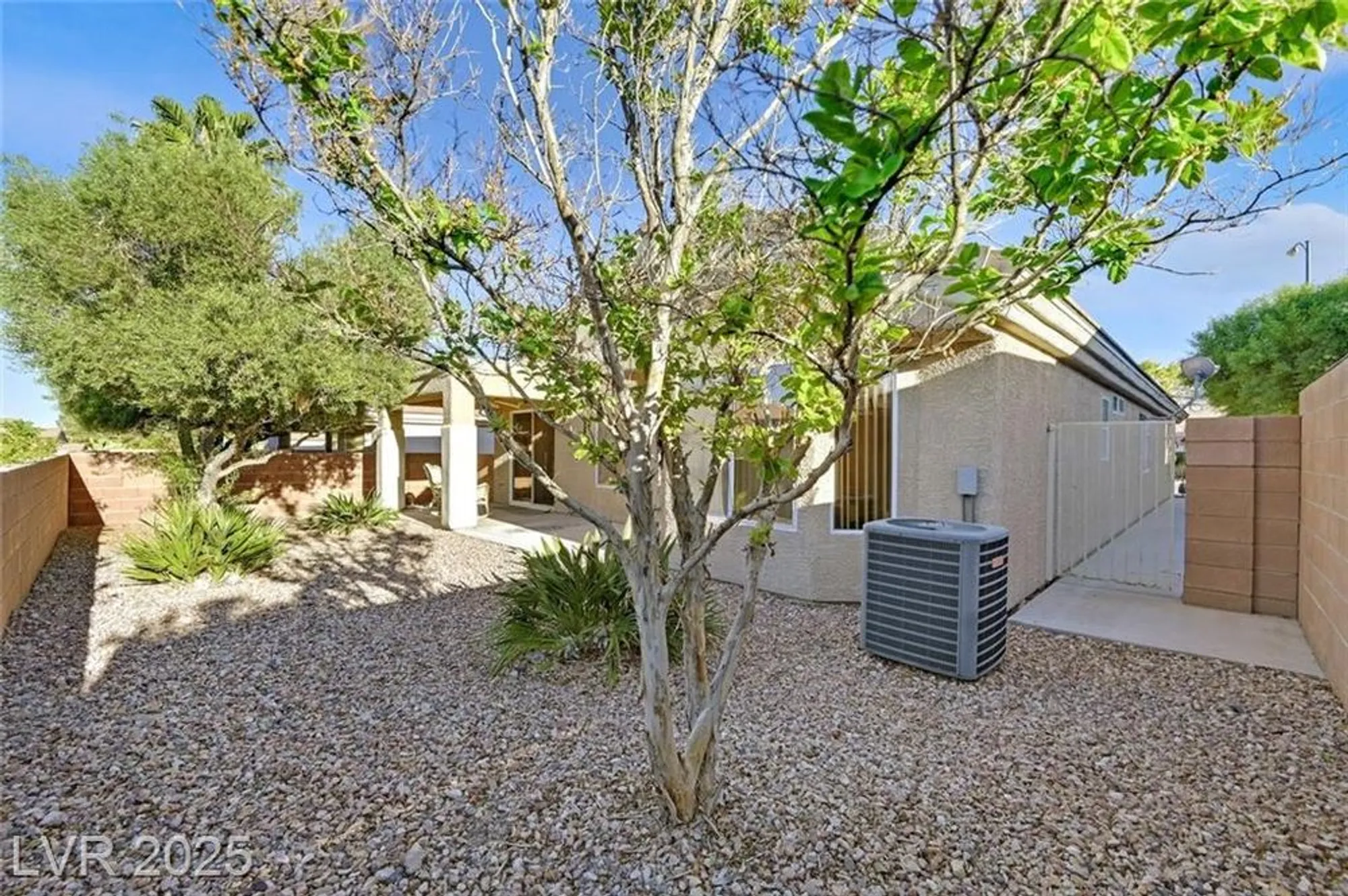 Property Slideshow image 23 of 25 | 2106 eagle watch dr, Henderson, NV, 89012