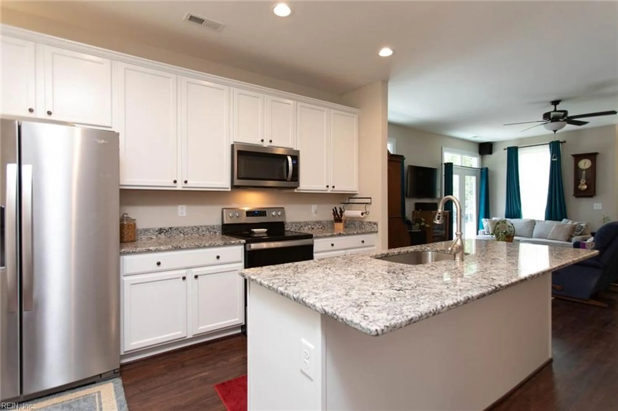Property Slideshow image 2 of 50 | 200 durham st, Smithfield, VA, 23430