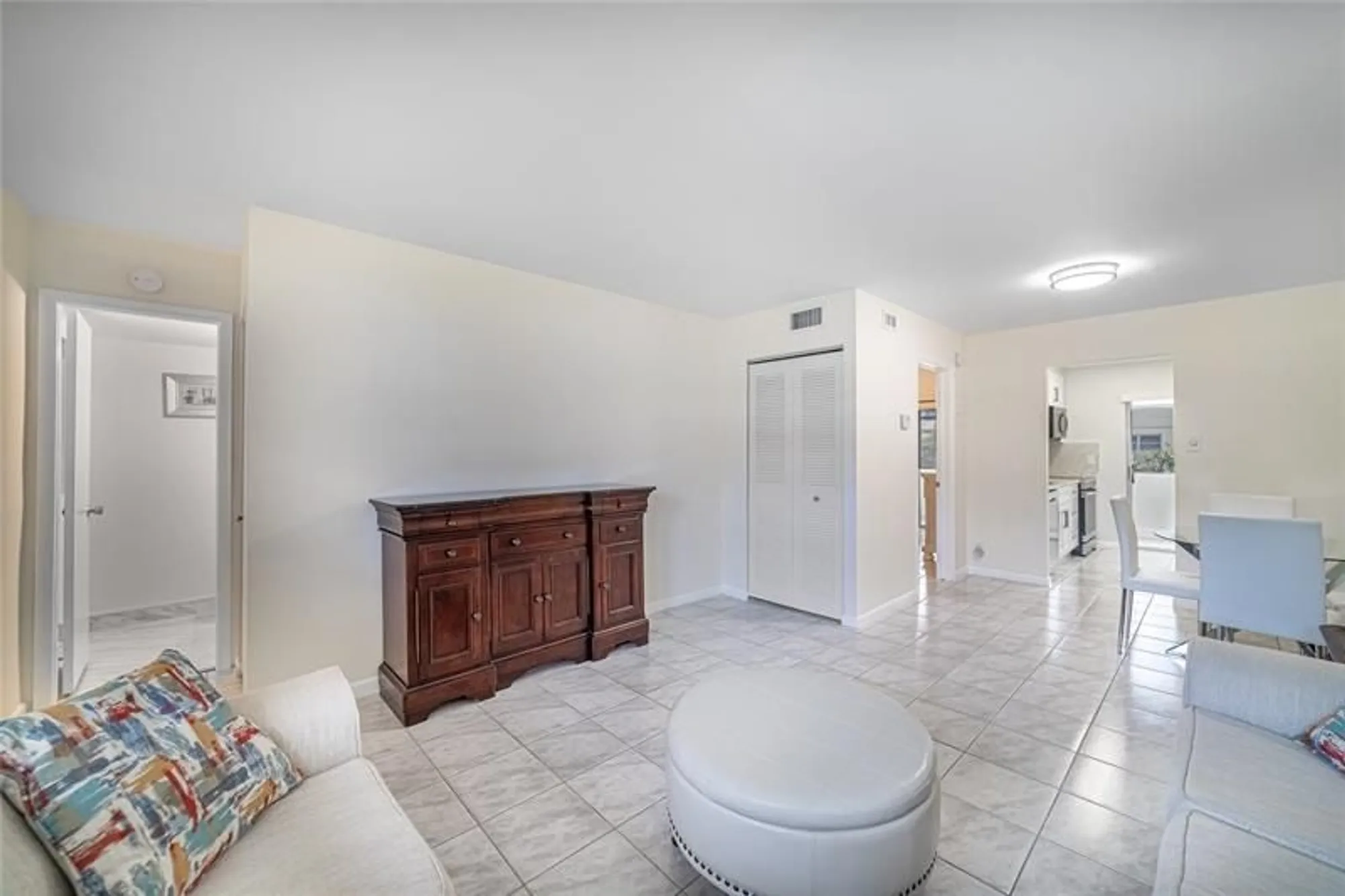 Property Slideshow image 11 of 30 | 600 nw 80th ave apt 105, Margate, FL, 33063