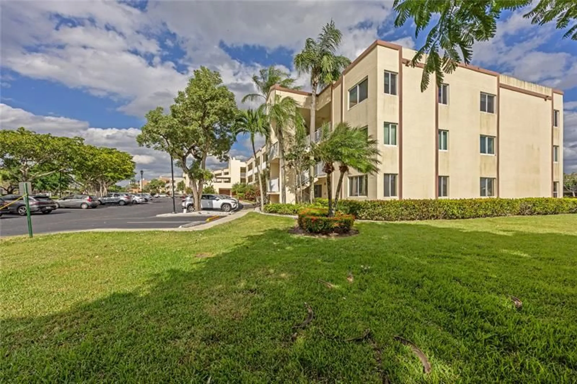 Property Slideshow image 35 of 41 | 7186 s devon dr # 109, Tamarac, FL, 33321